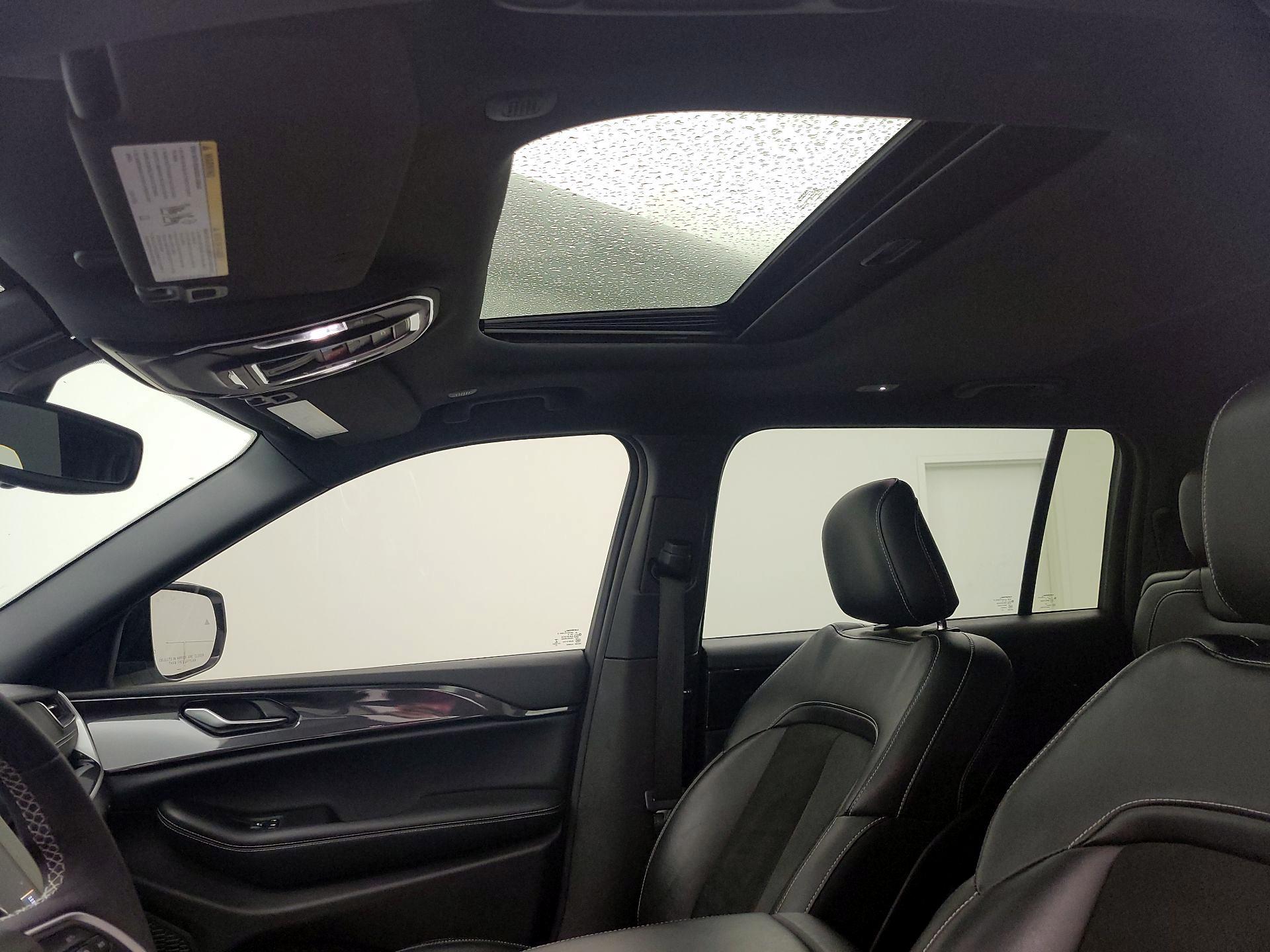 Thumbnail: 2023 Jeep Grand Cherokee L - 19