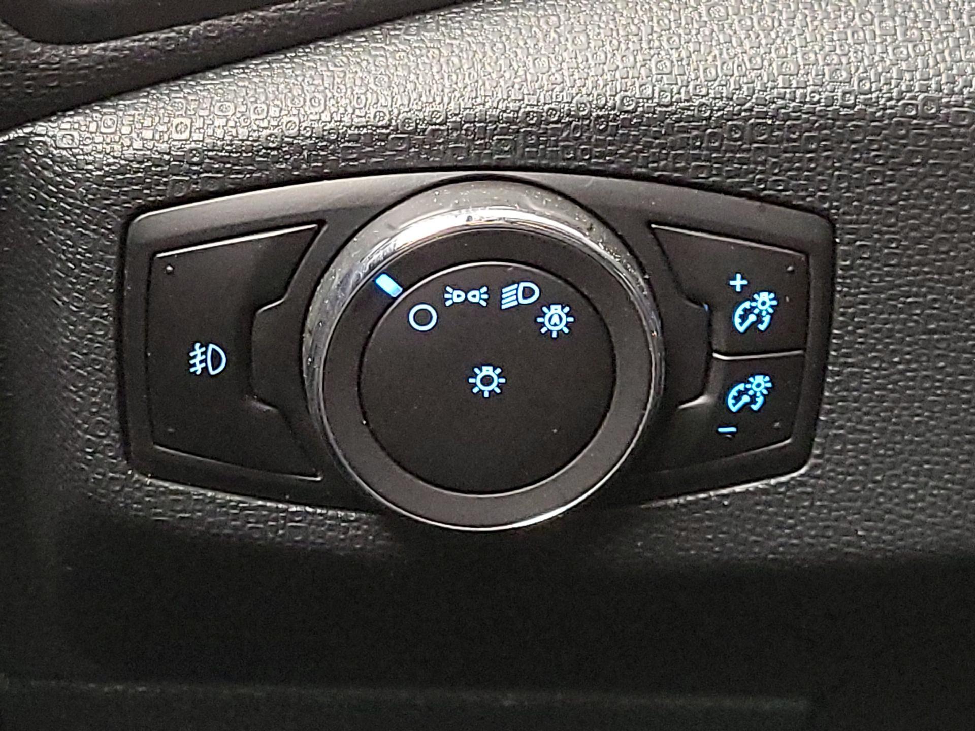 Thumbnail: 2018 Ford EcoSport - 13