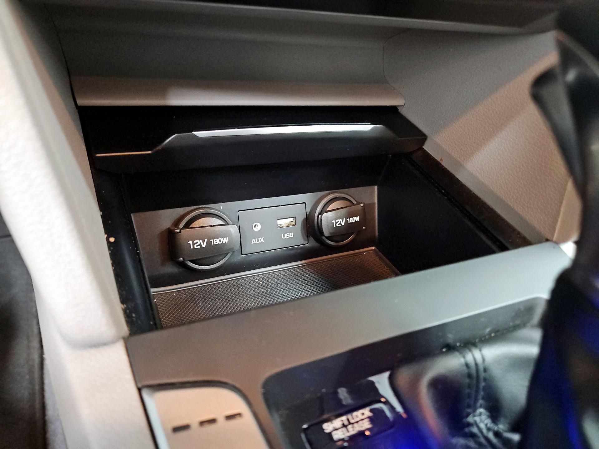 Thumbnail: 2017 Hyundai Elantra - 19