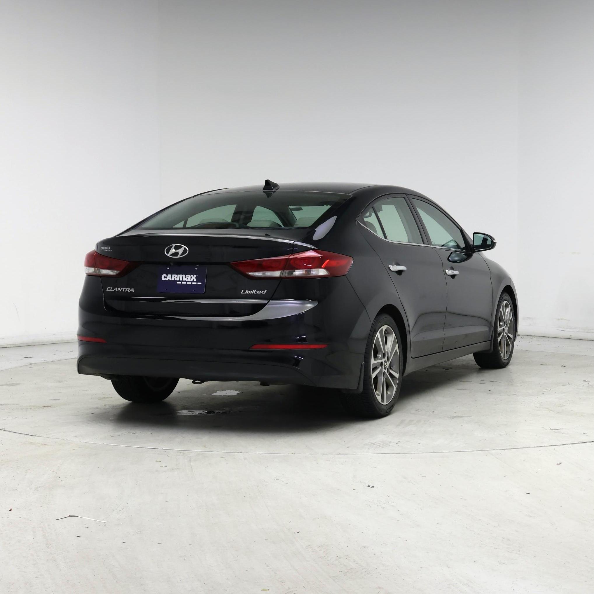 Thumbnail: 2017 Hyundai Elantra - 8