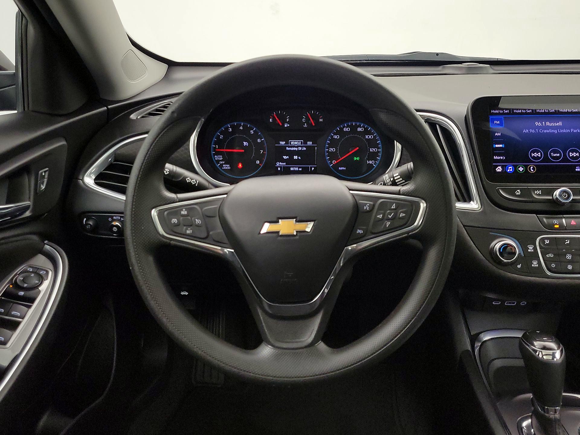 Thumbnail: 2020 Chevrolet Malibu - 10