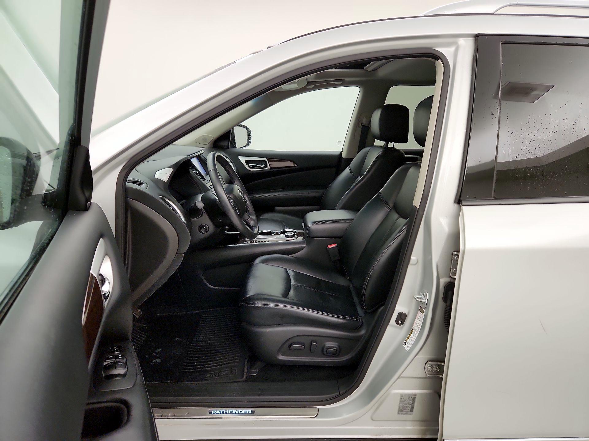 Thumbnail: 2016 Nissan Pathfinder - 11