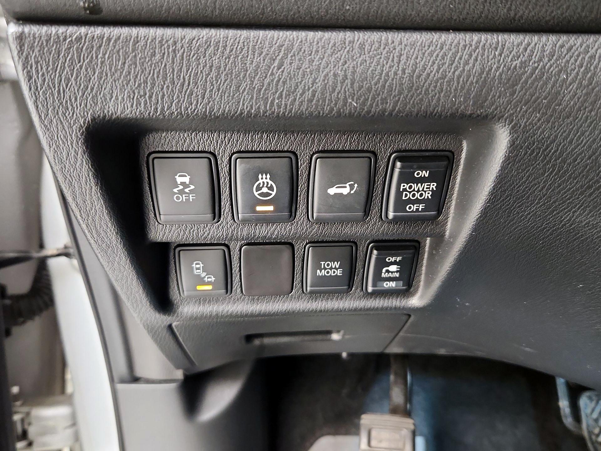 Thumbnail: 2016 Nissan Pathfinder - 13