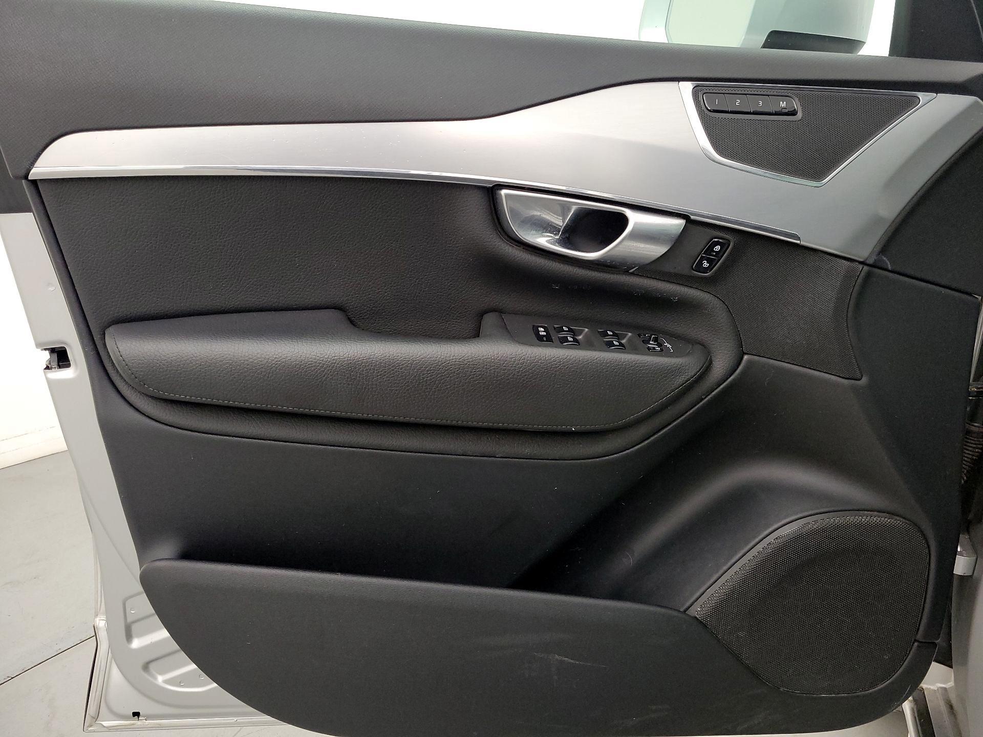 Thumbnail: 2018 Volvo XC90 - 12