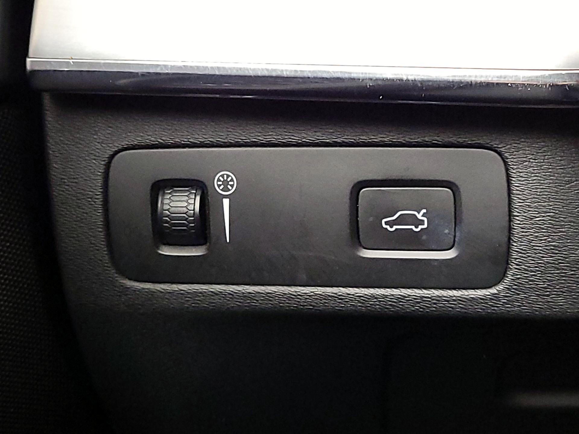 Thumbnail: 2018 Volvo XC90 - 13