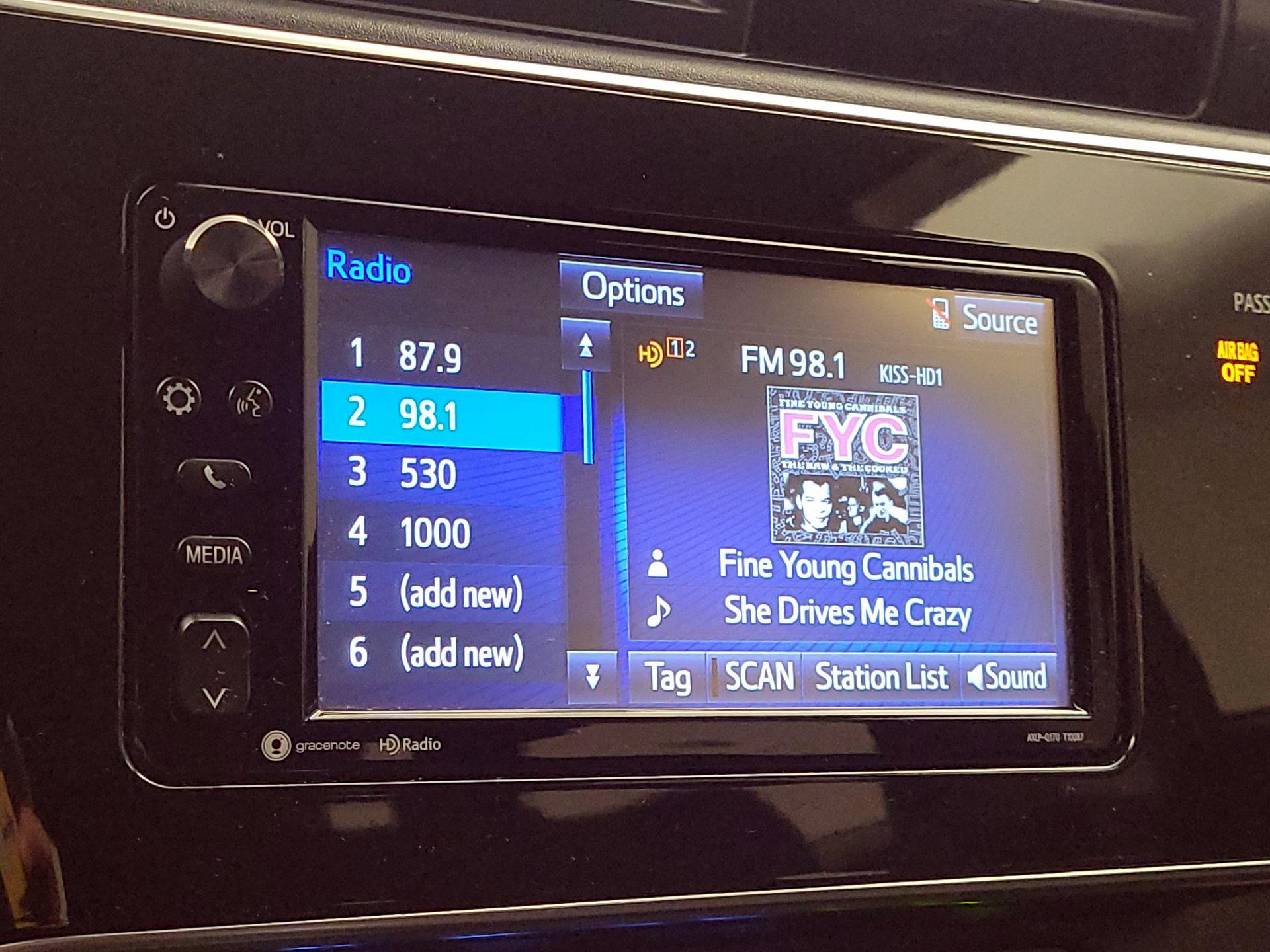 Thumbnail: 2018 Toyota Corolla iM - 15