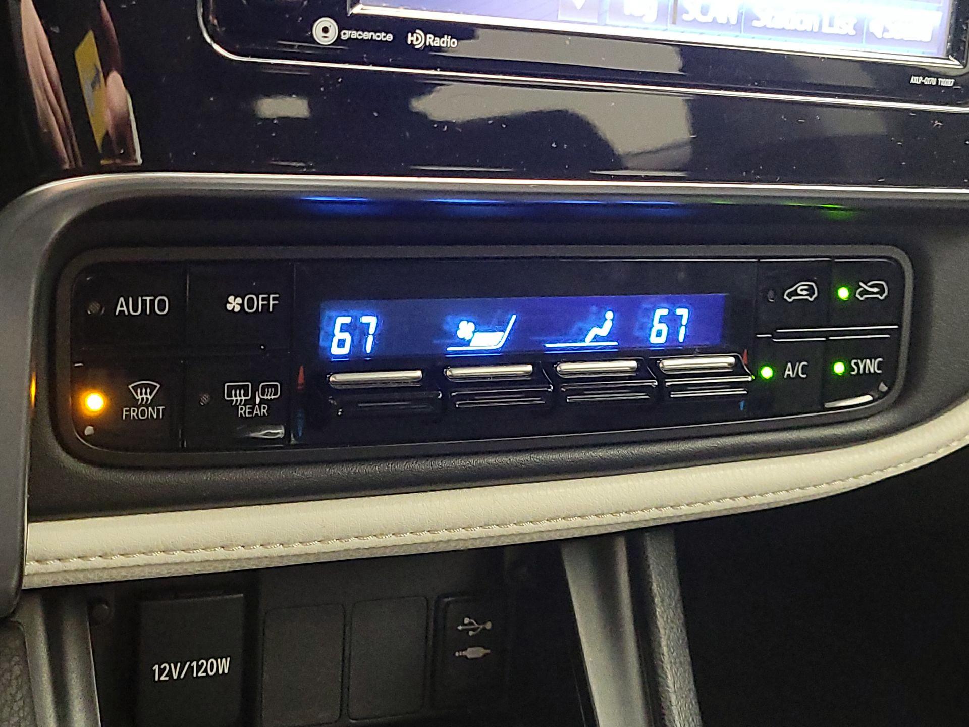 Thumbnail: 2018 Toyota Corolla iM - 16