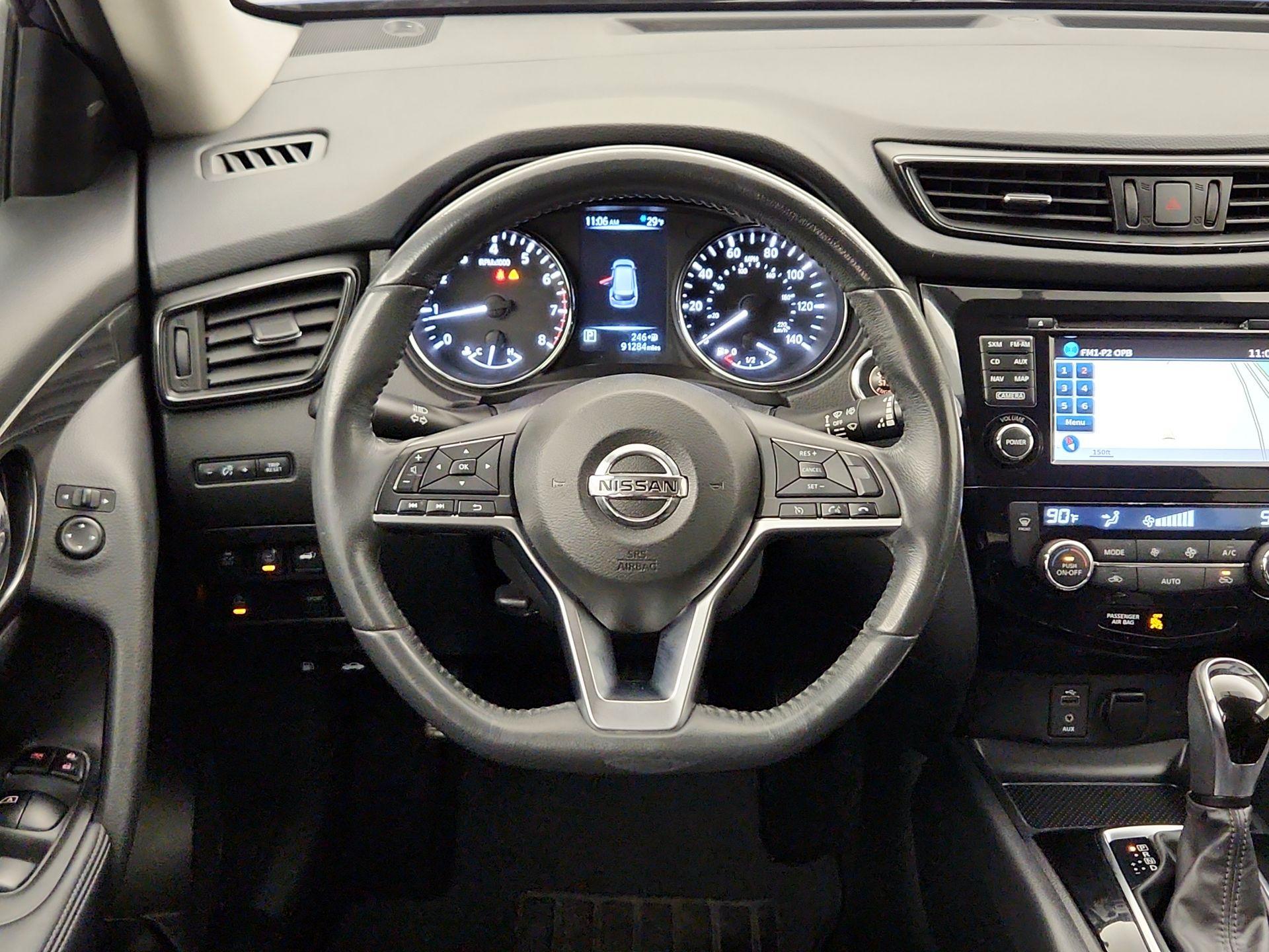 Thumbnail: 2017 Nissan Rogue - 10