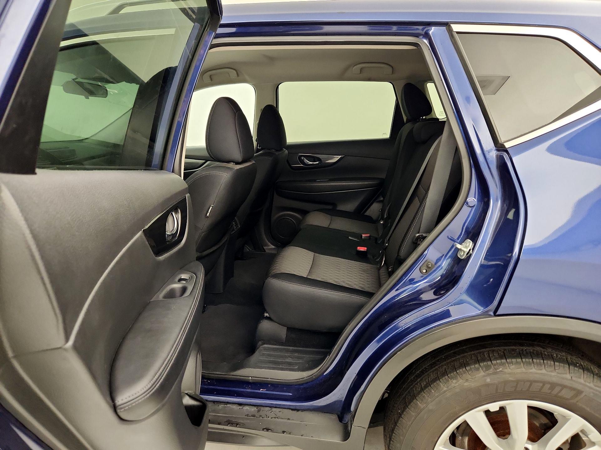 Thumbnail: 2017 Nissan Rogue - 20