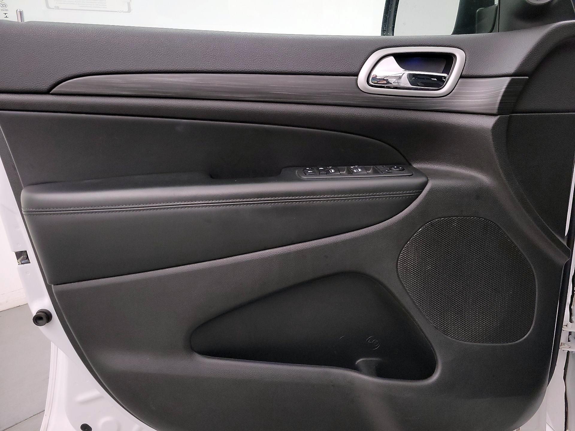 Thumbnail: 2020 Jeep Grand Cherokee - 12