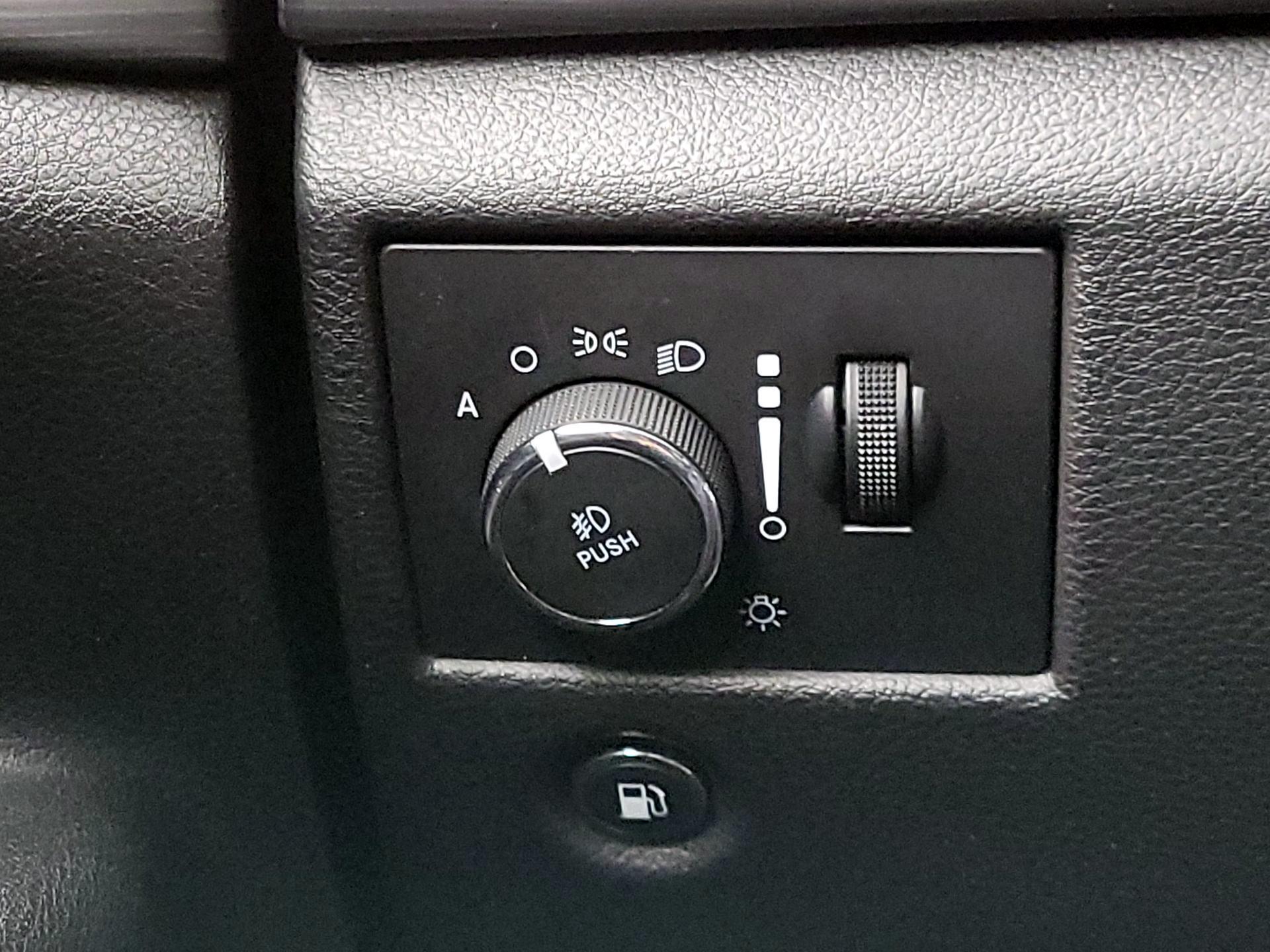 Thumbnail: 2020 Jeep Grand Cherokee - 13