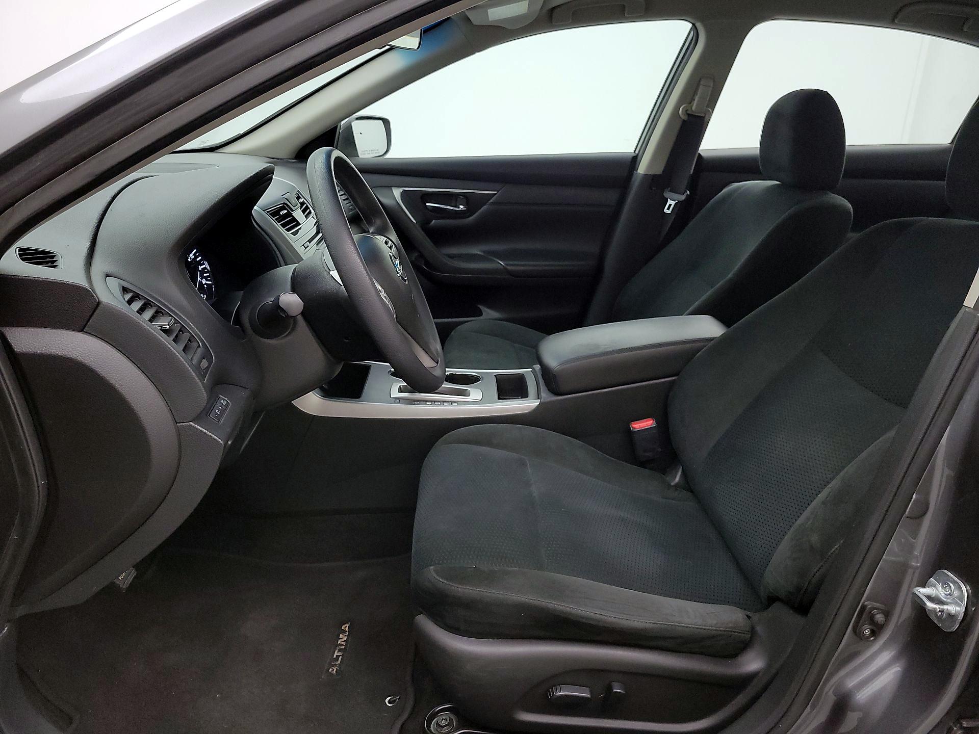 Thumbnail: 2015 Nissan Altima - 11