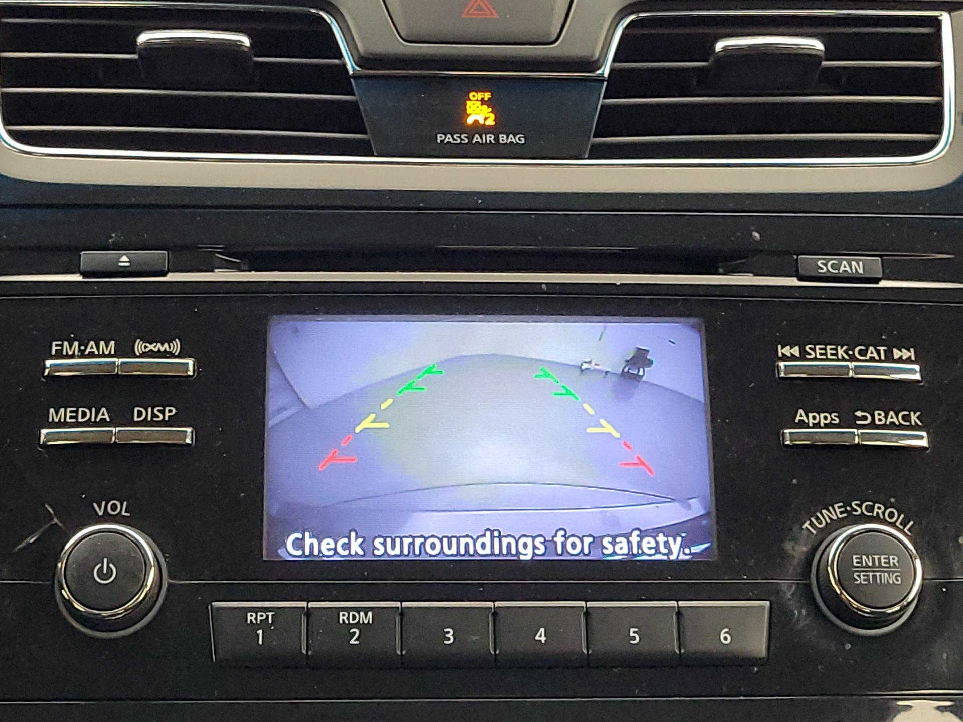 Thumbnail: 2015 Nissan Altima - 14