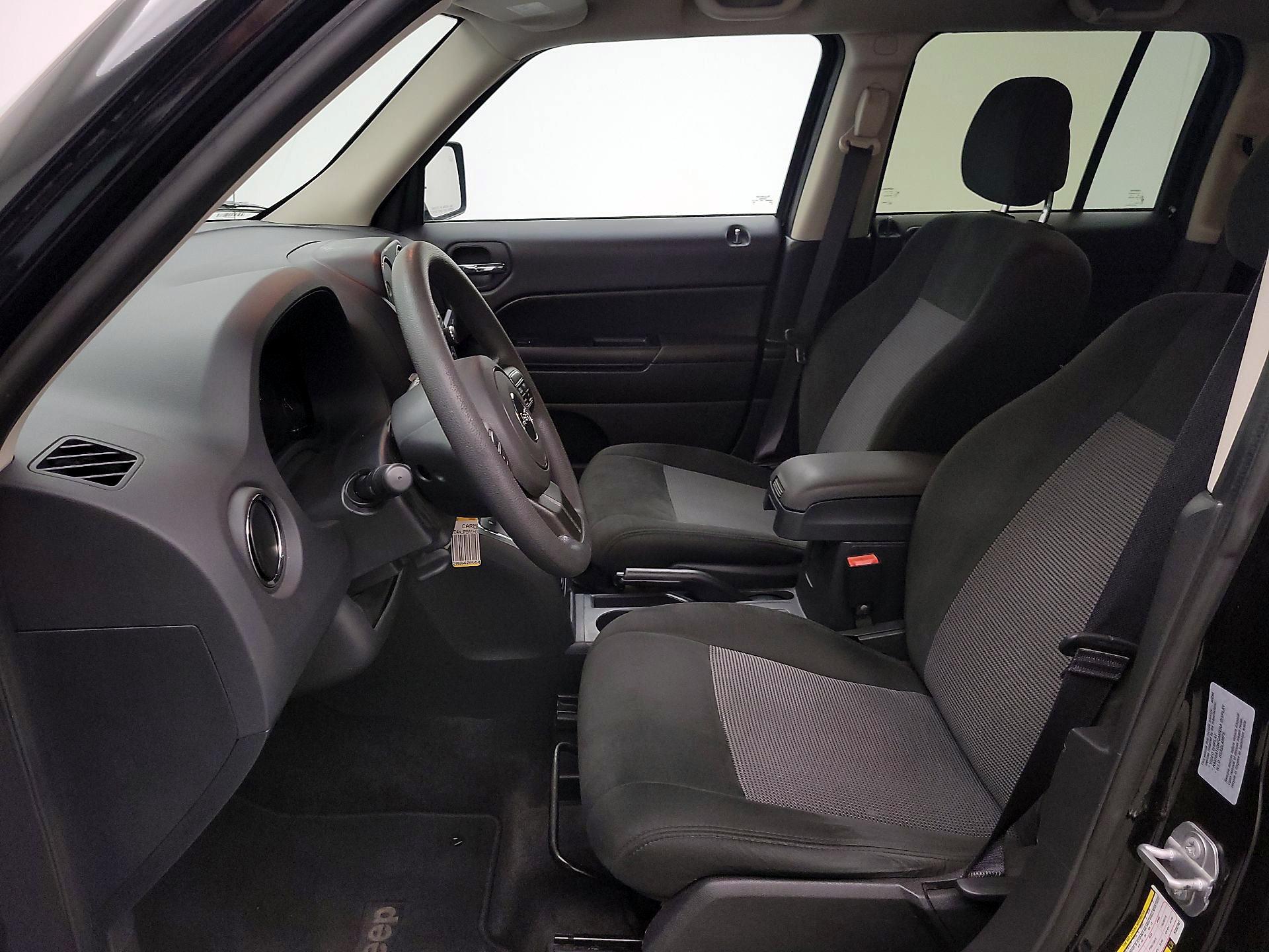 Thumbnail: 2017 Jeep Patriot - 11