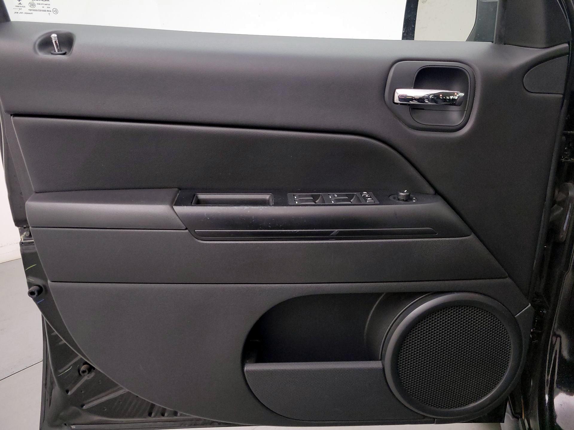 Thumbnail: 2017 Jeep Patriot - 12