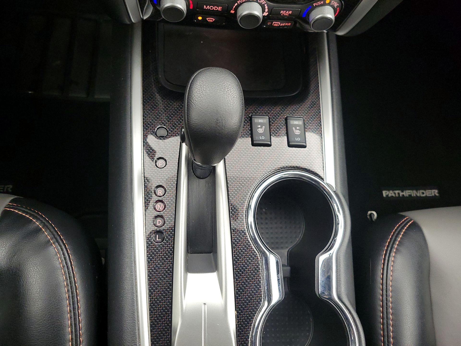 Thumbnail: 2019 Nissan Pathfinder - 18