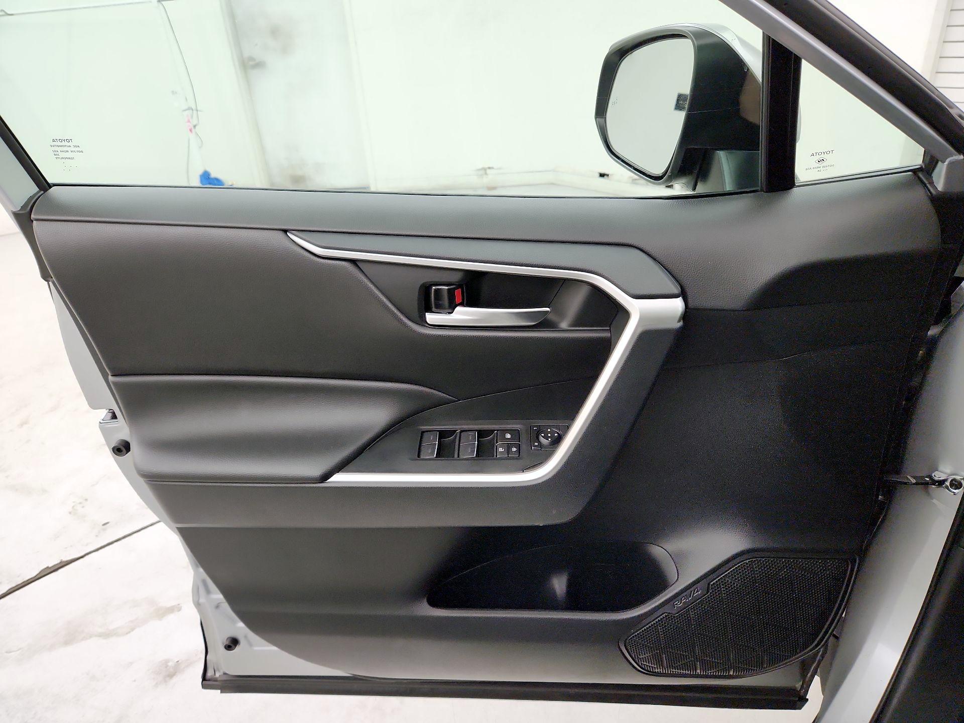 Thumbnail: 2024 Toyota RAV4 - 12