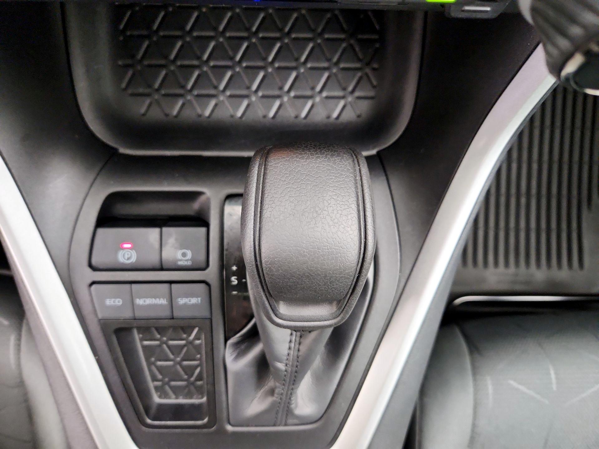 Thumbnail: 2024 Toyota RAV4 - 17