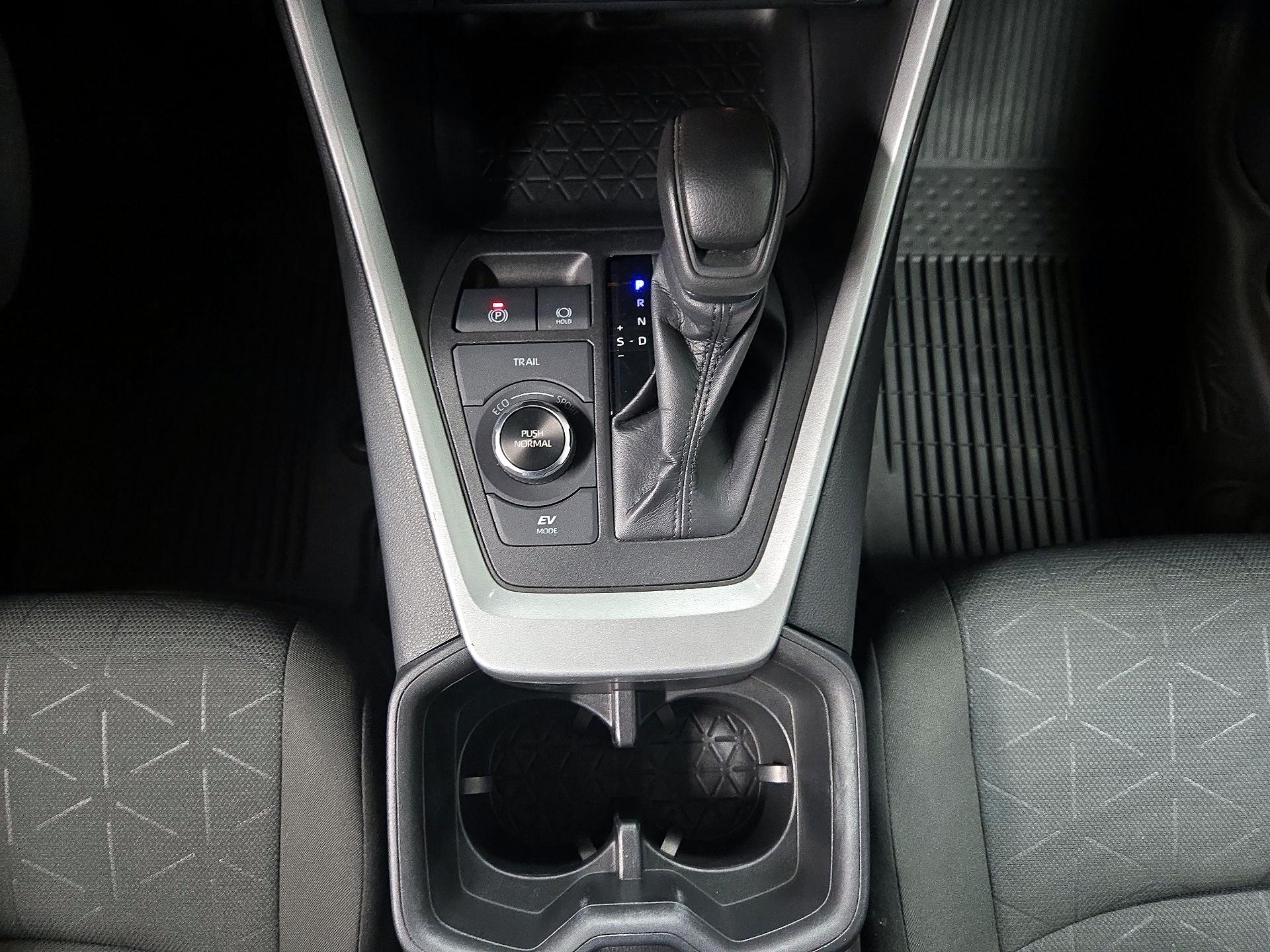 Thumbnail: 2022 Toyota RAV4 - 17