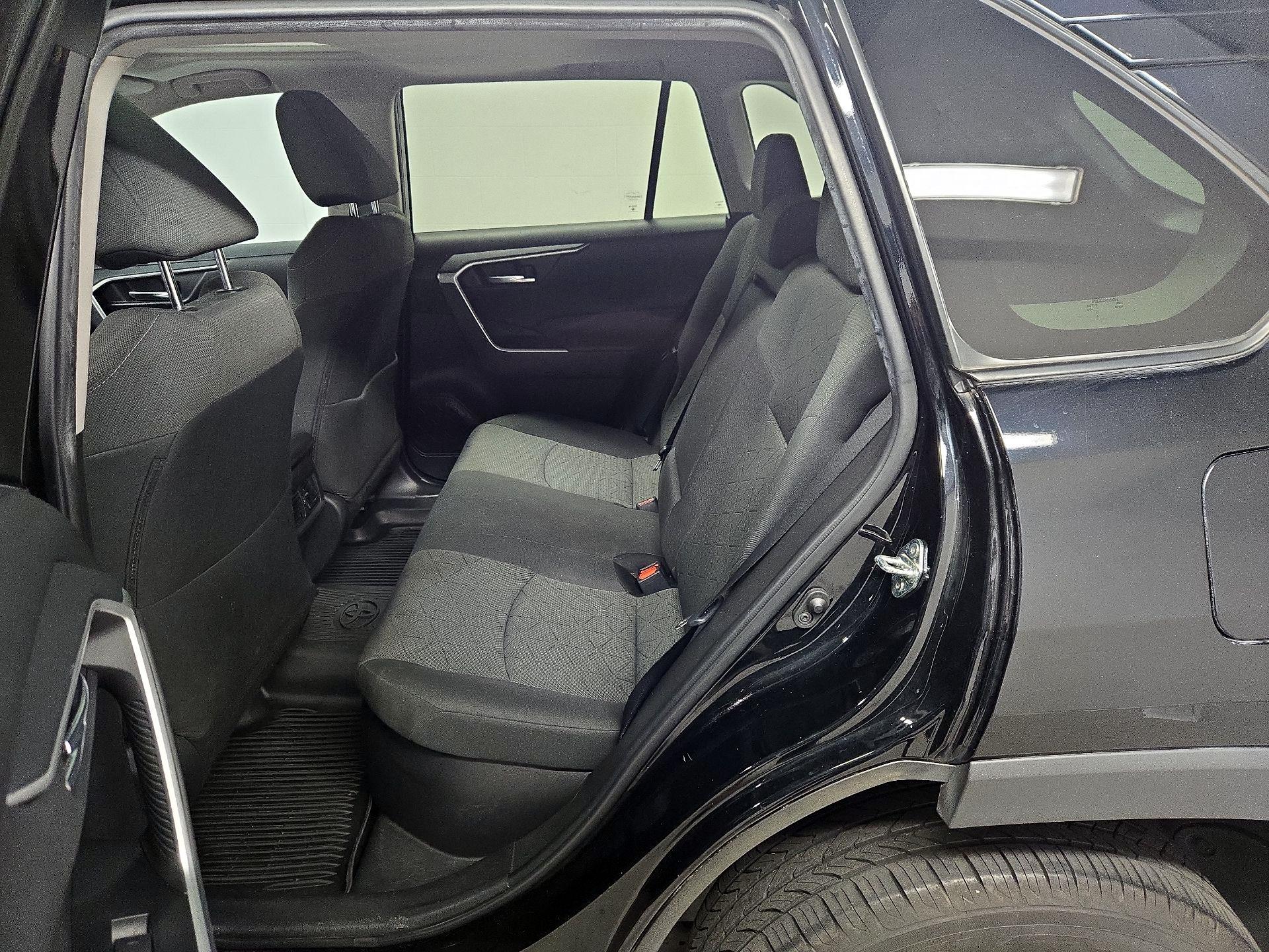 Thumbnail: 2022 Toyota RAV4 - 20