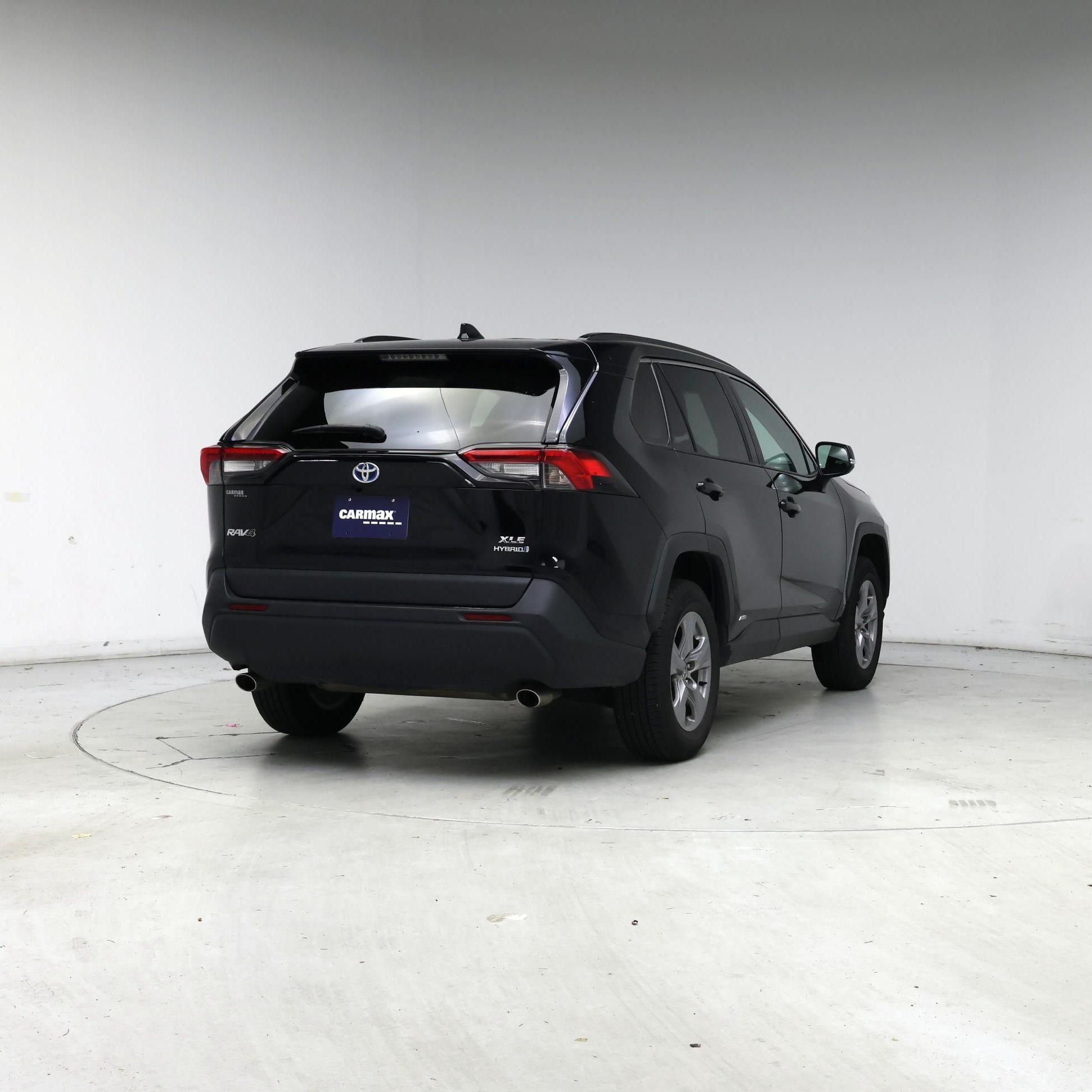 Thumbnail: 2022 Toyota RAV4 - 8