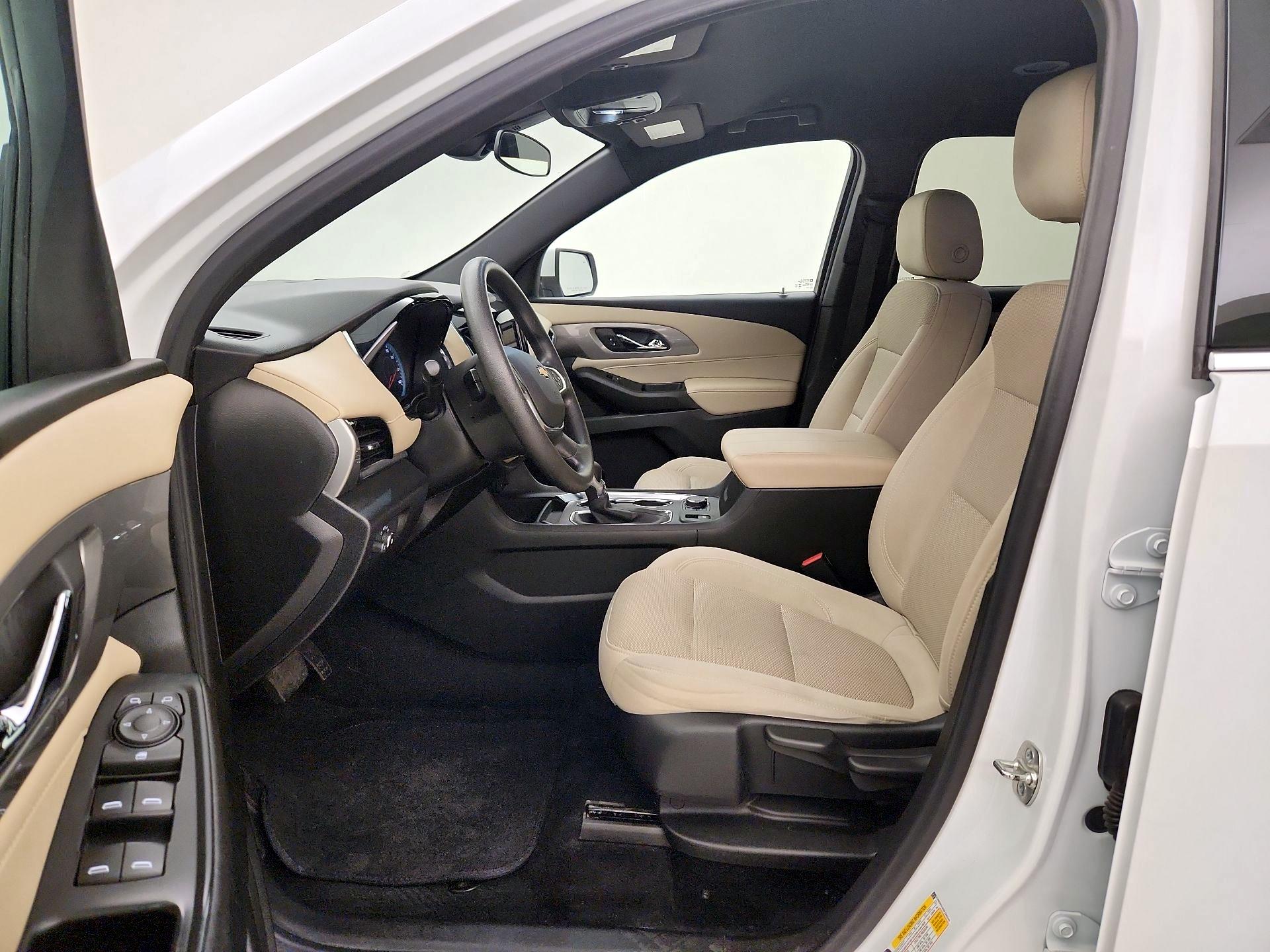 Thumbnail: 2023 Chevrolet Traverse - 11