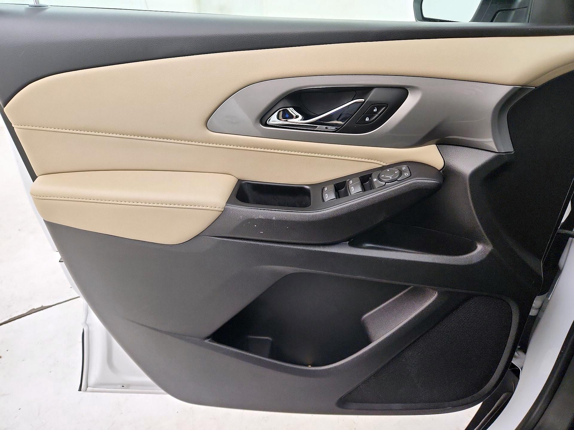 Thumbnail: 2023 Chevrolet Traverse - 12