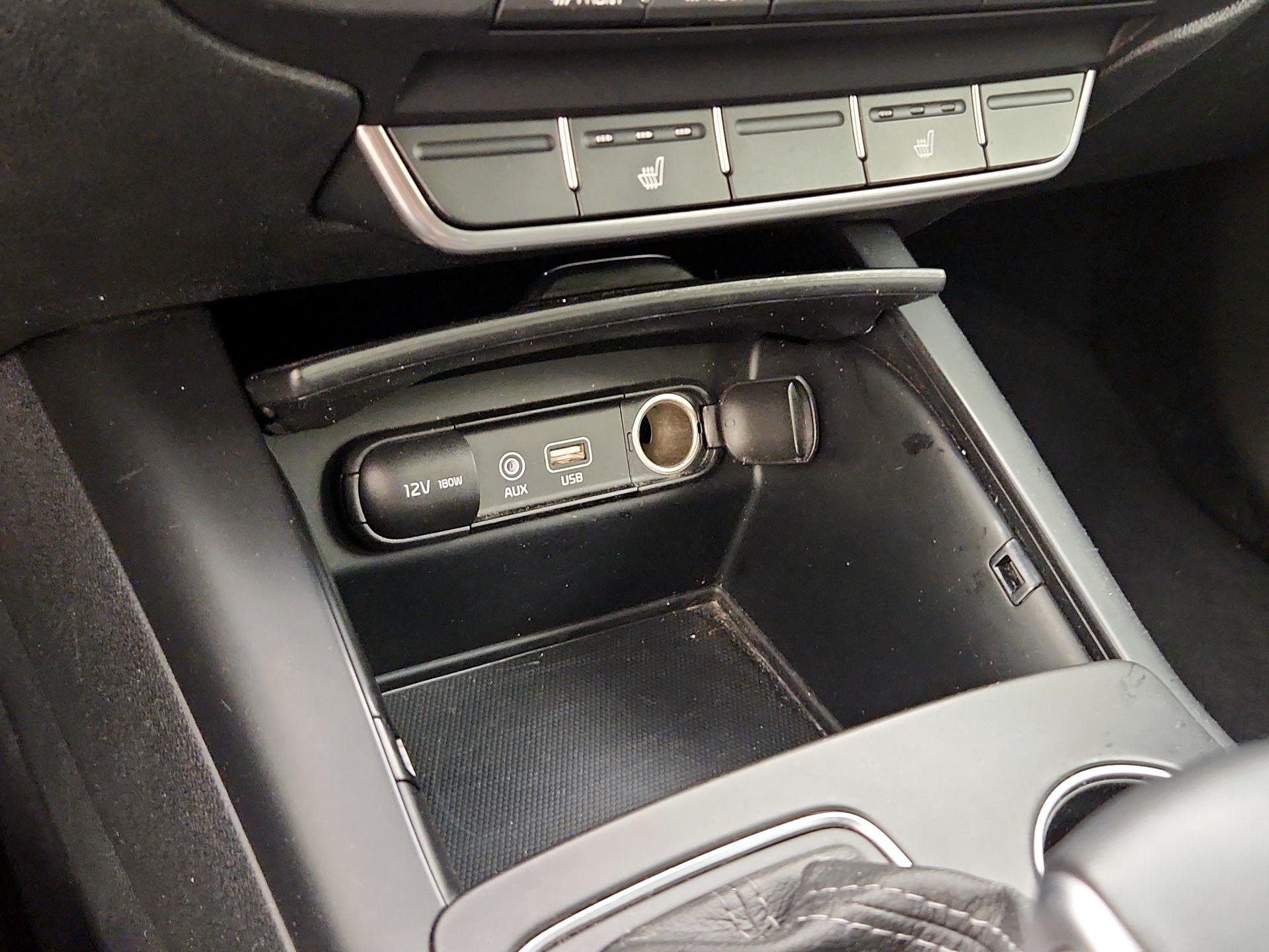 Thumbnail: 2020 Kia Sorento - 18