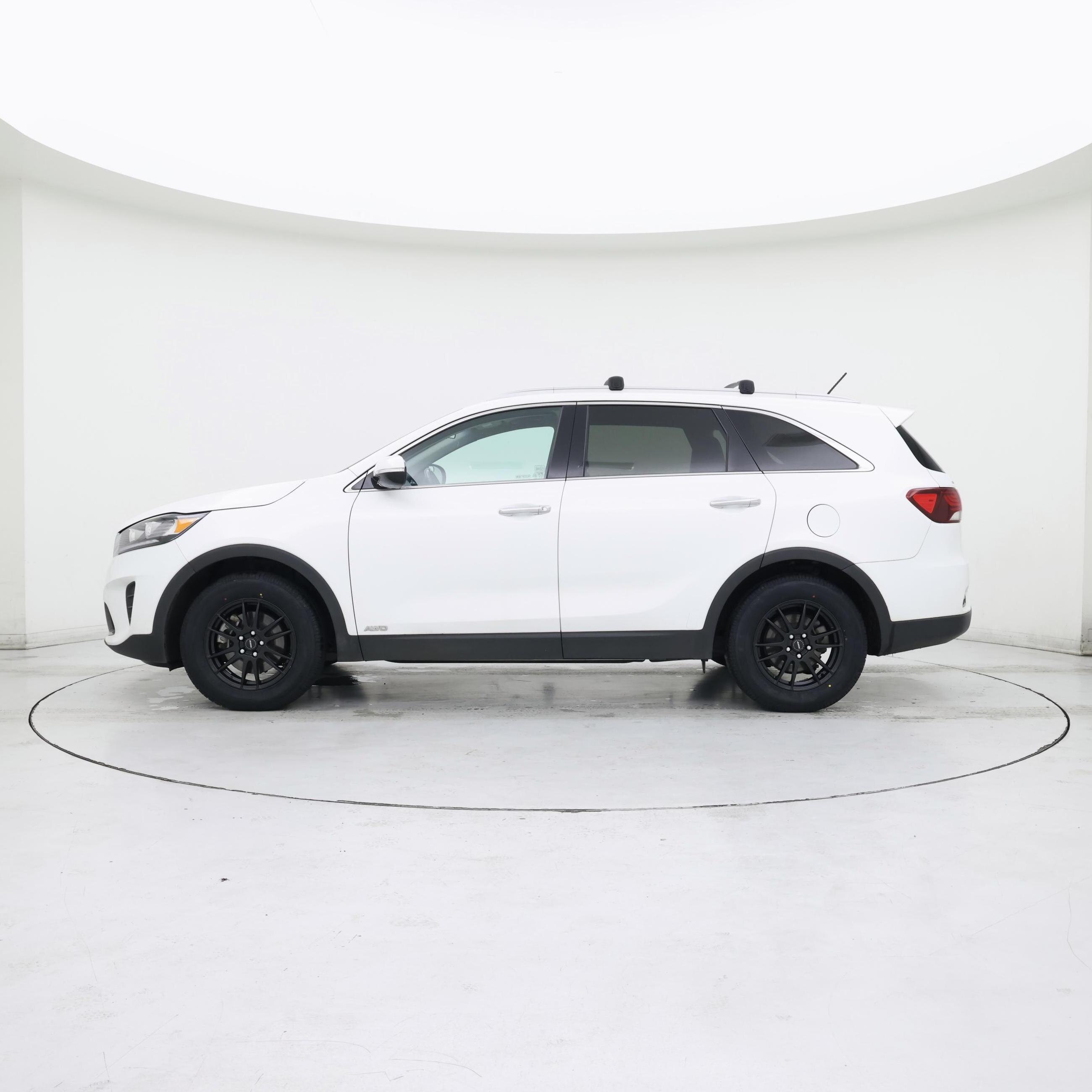 Thumbnail: 2020 Kia Sorento - 3