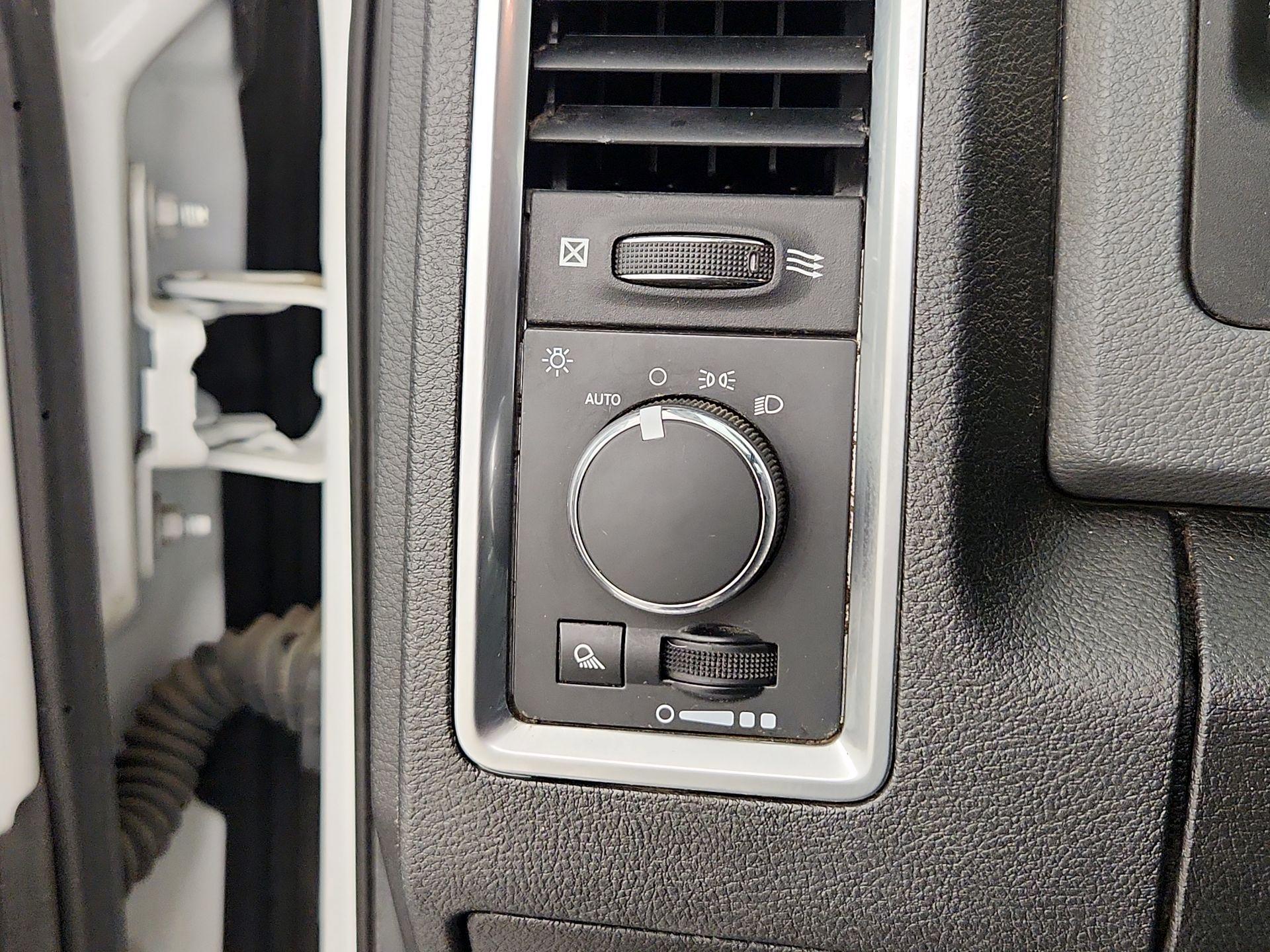 Thumbnail: 2019 RAM 1500 Classic - 13