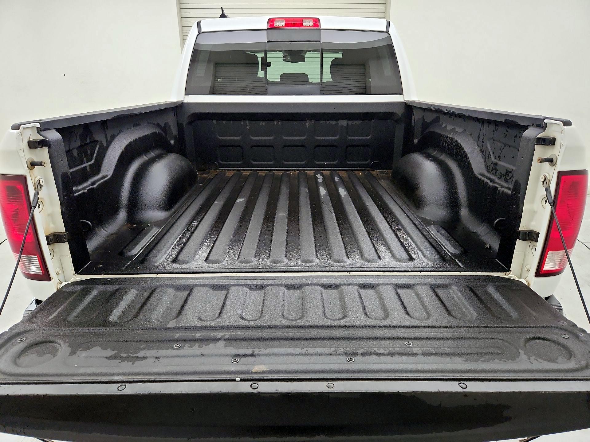 Thumbnail: 2019 RAM 1500 Classic - 20