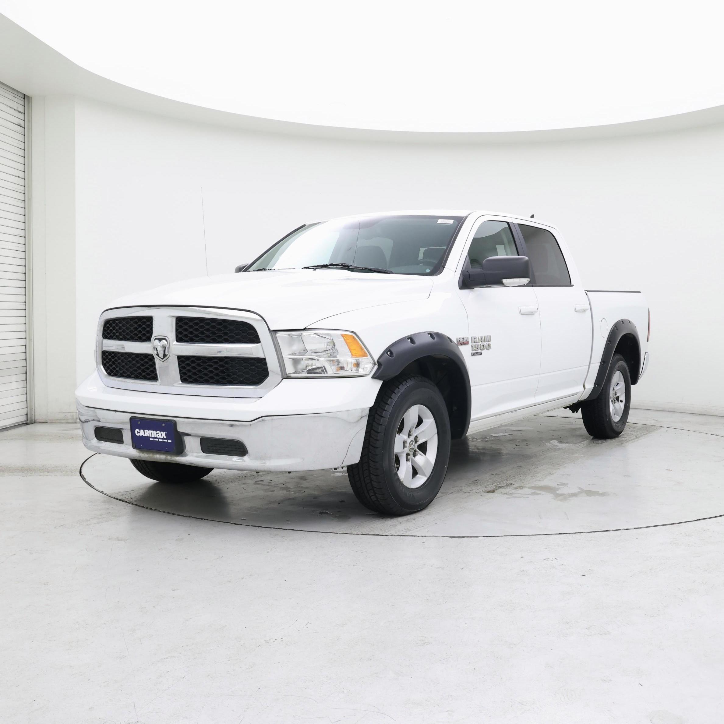 Thumbnail: 2019 RAM 1500 Classic - 4