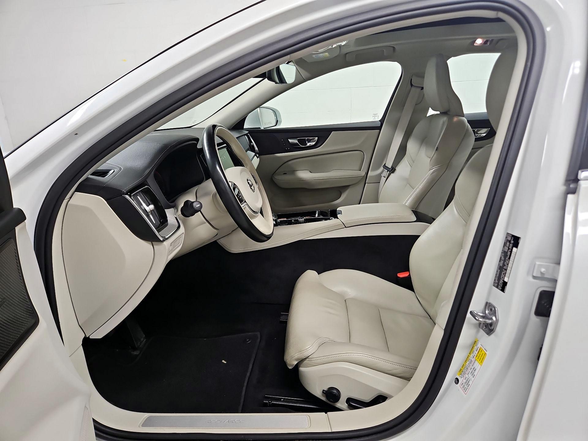 Thumbnail: 2022 Volvo S60 - 11