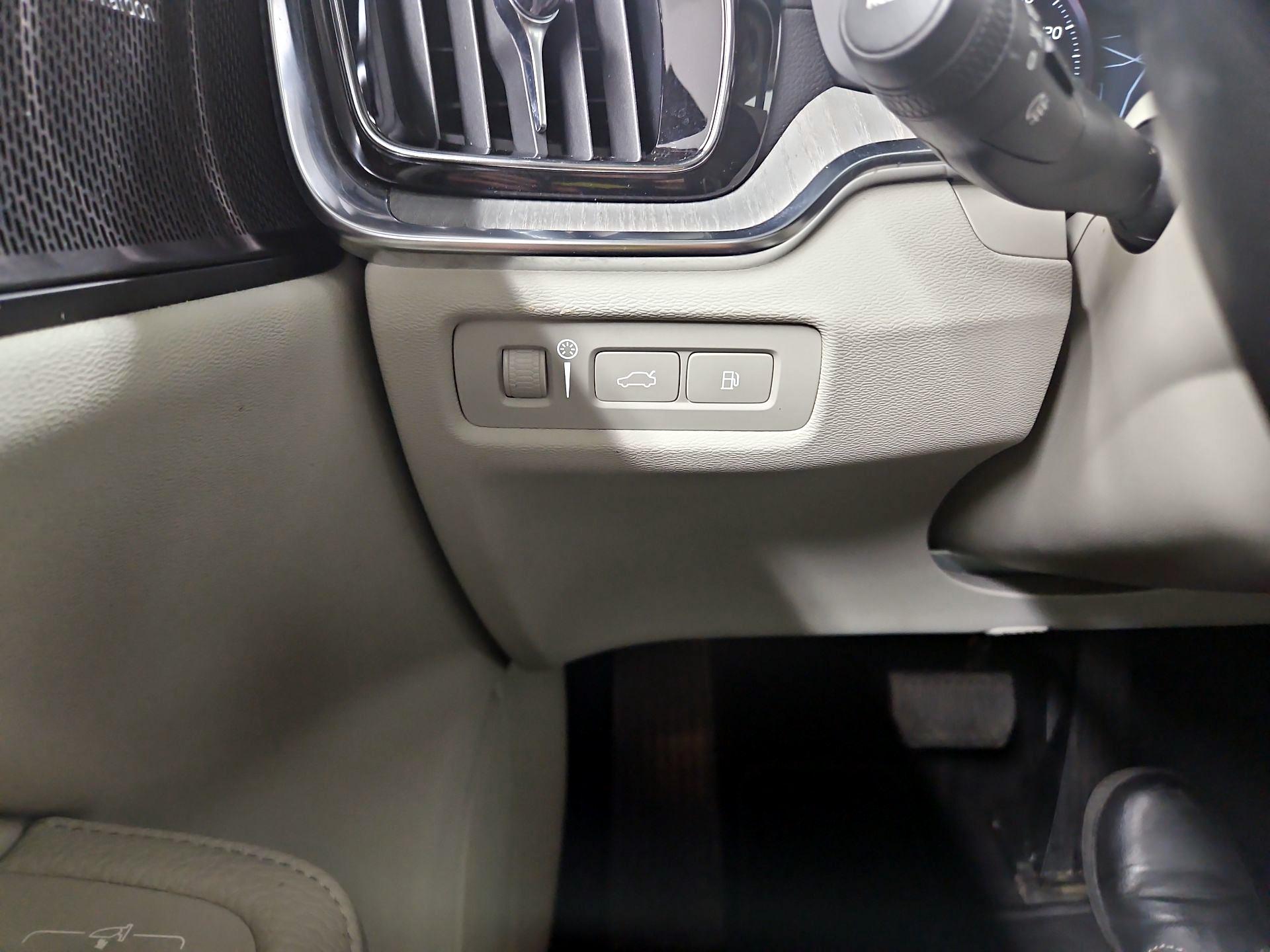 Thumbnail: 2022 Volvo S60 - 13