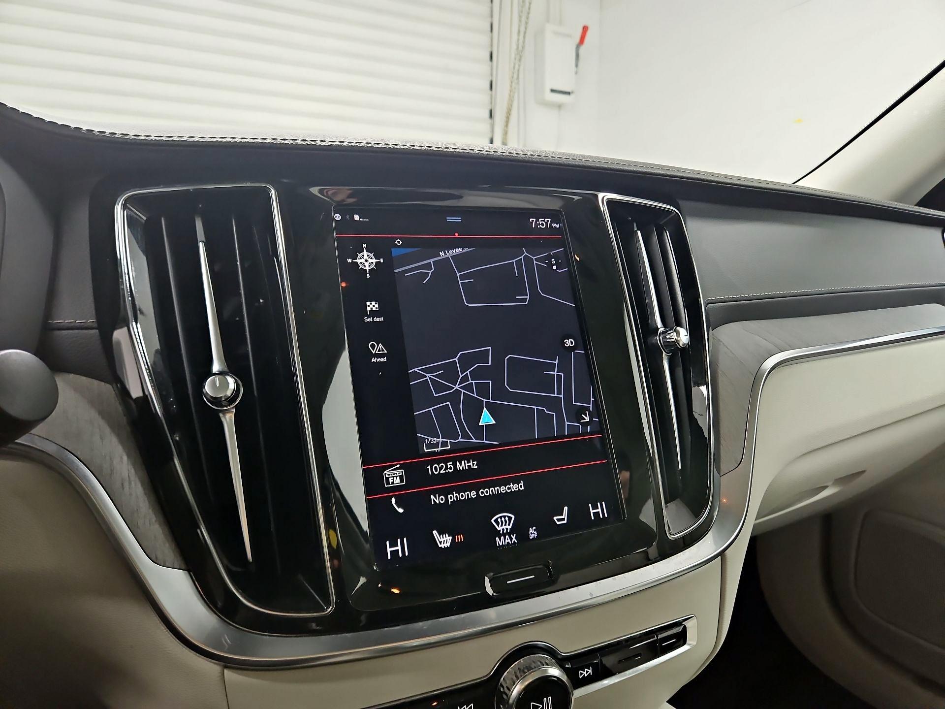 Thumbnail: 2022 Volvo S60 - 14