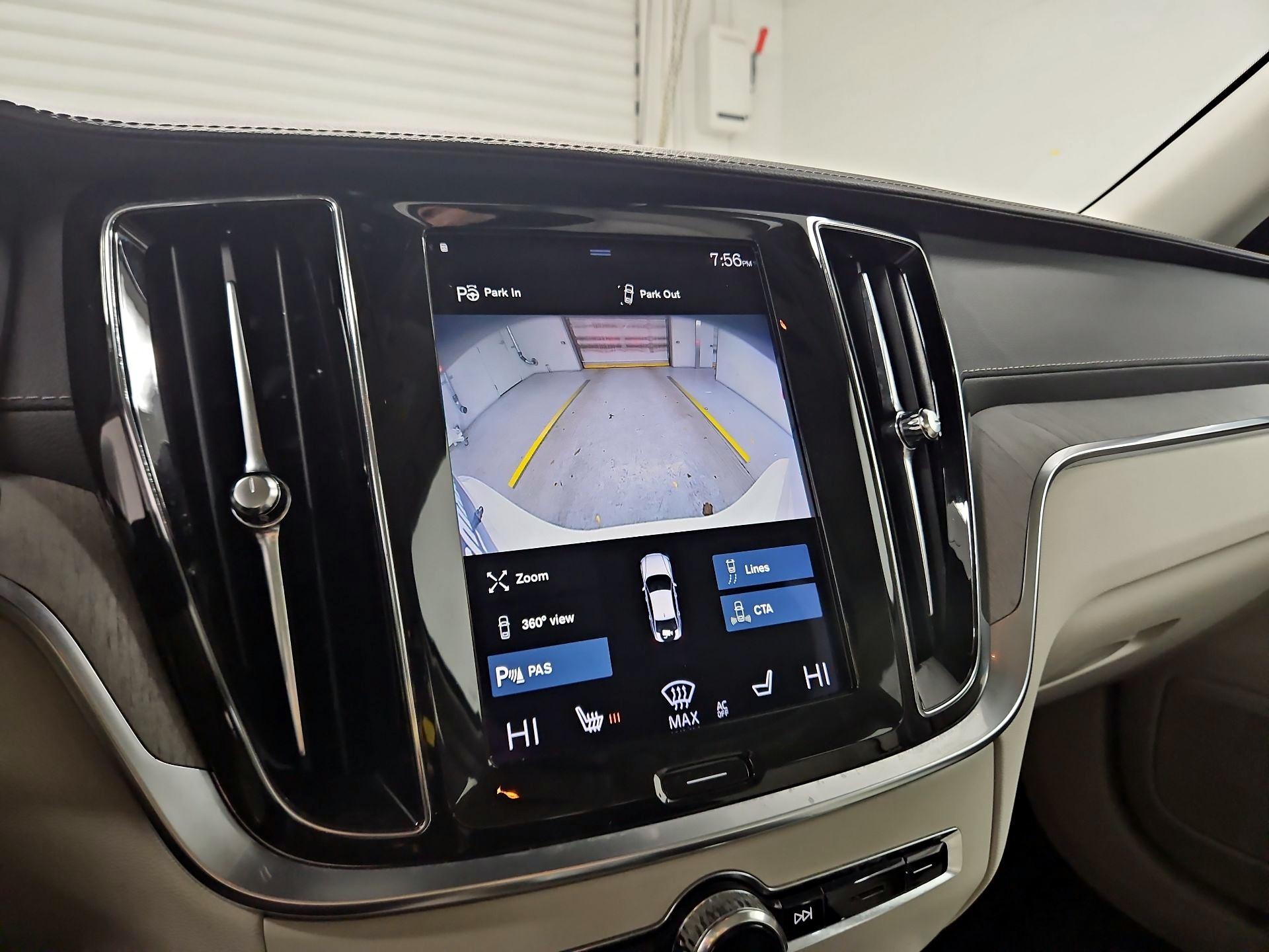 Thumbnail: 2022 Volvo S60 - 15