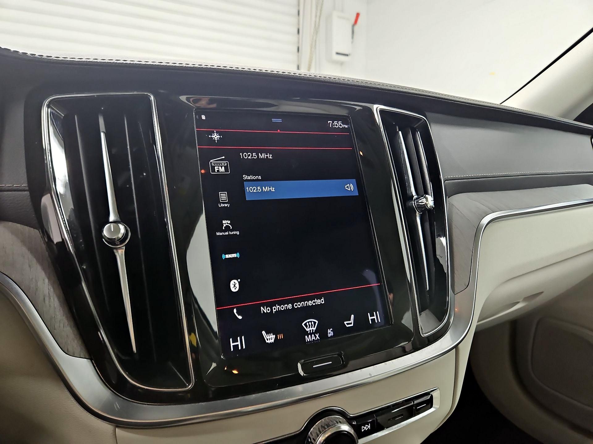 Thumbnail: 2022 Volvo S60 - 16