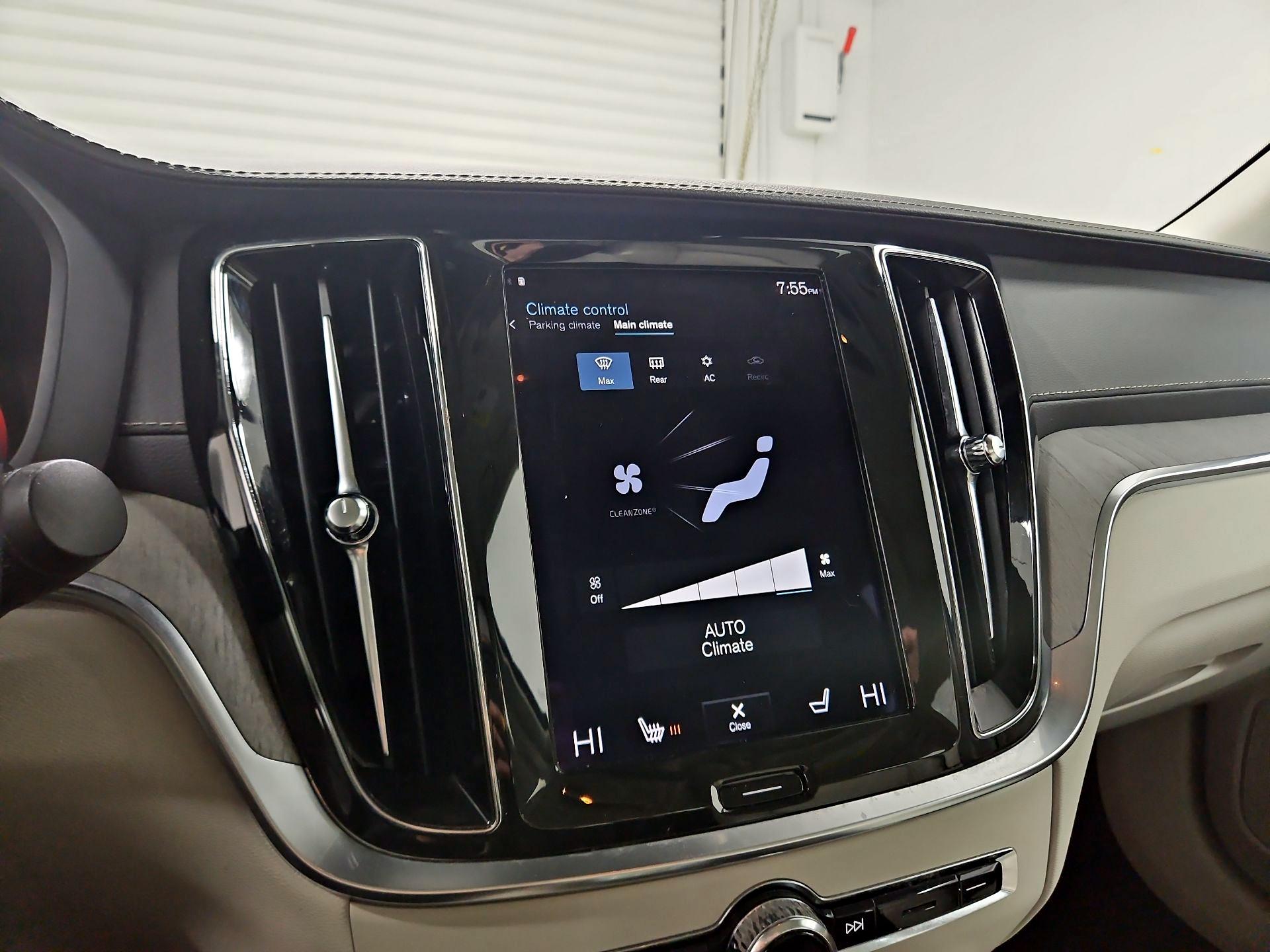 Thumbnail: 2022 Volvo S60 - 17