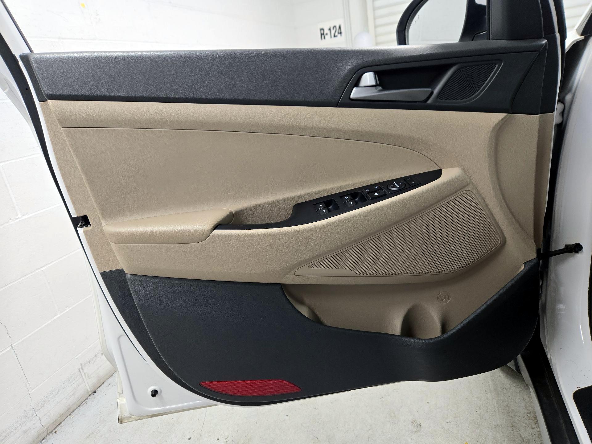 Thumbnail: 2017 Hyundai Tucson - 12