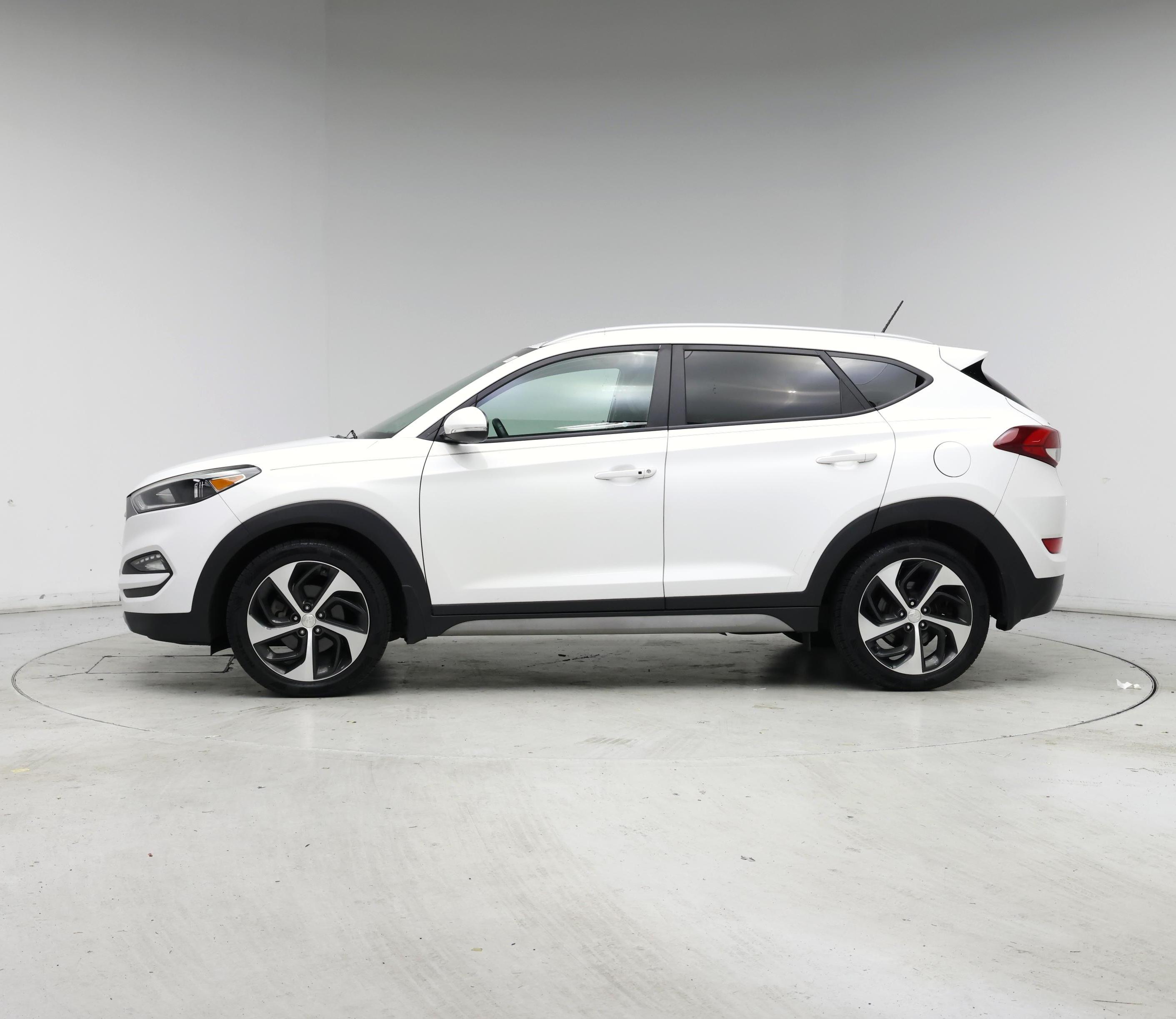 Thumbnail: 2017 Hyundai Tucson - 3