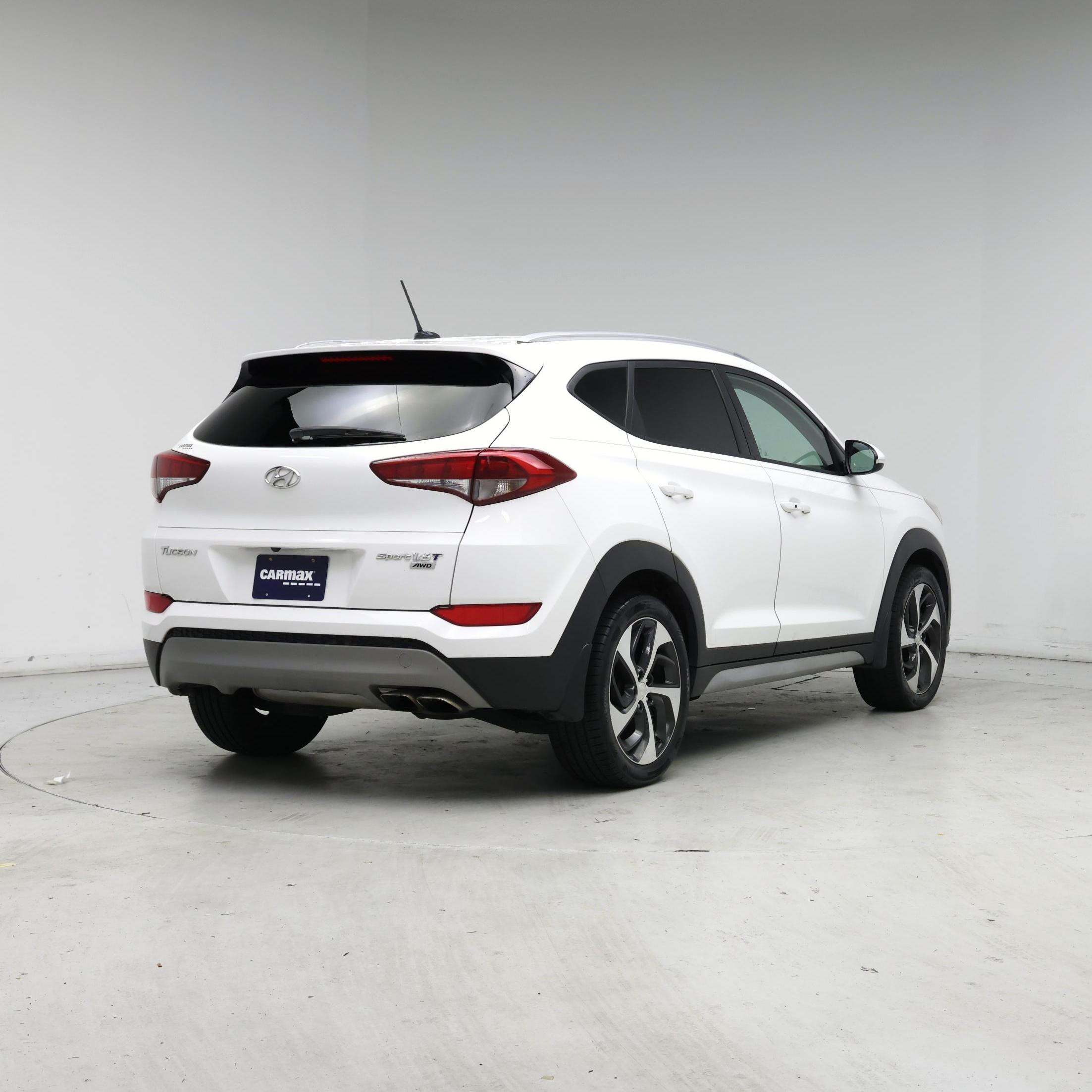 Thumbnail: 2017 Hyundai Tucson - 8