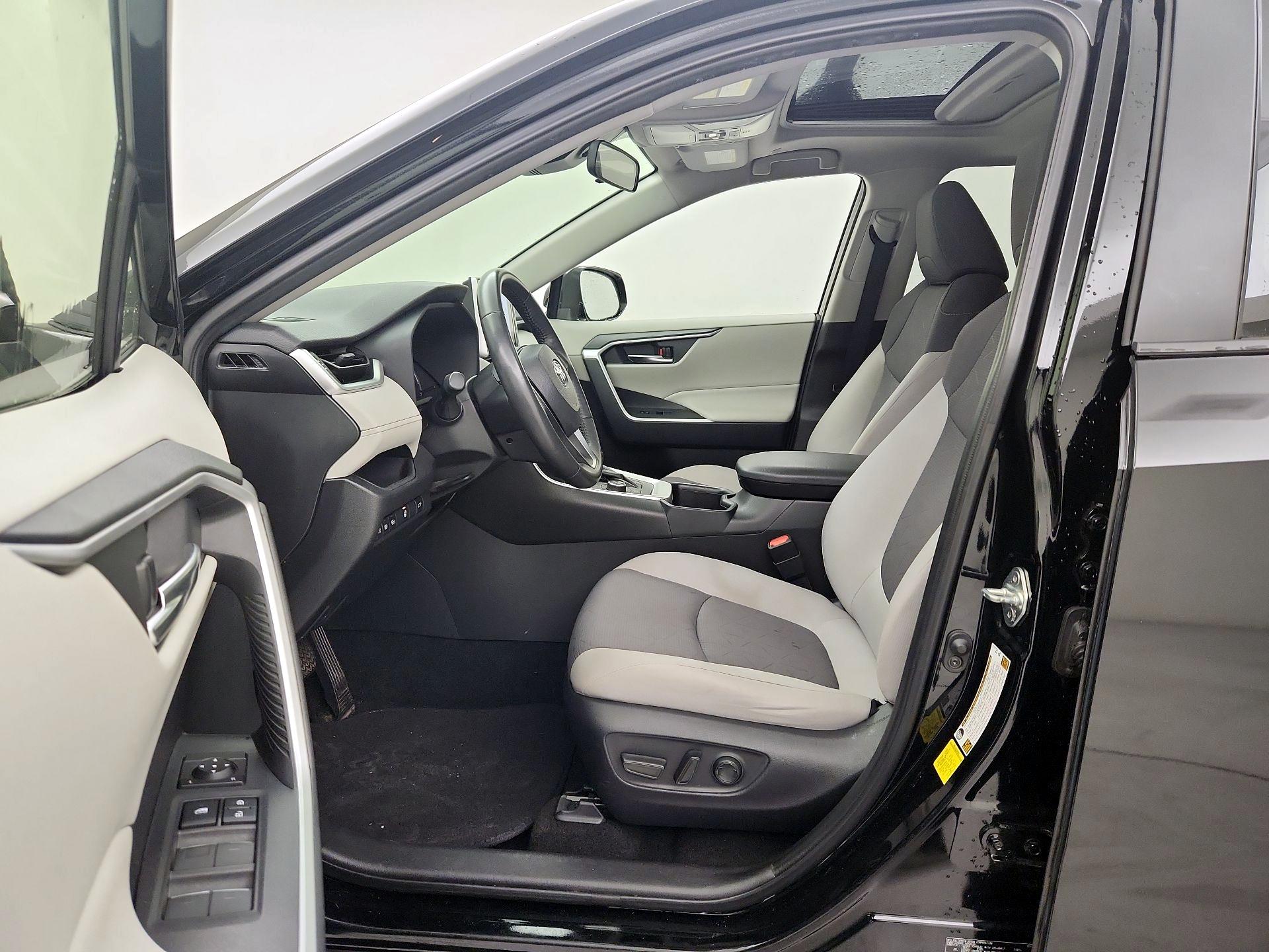 Thumbnail: 2023 Toyota RAV4 - 11