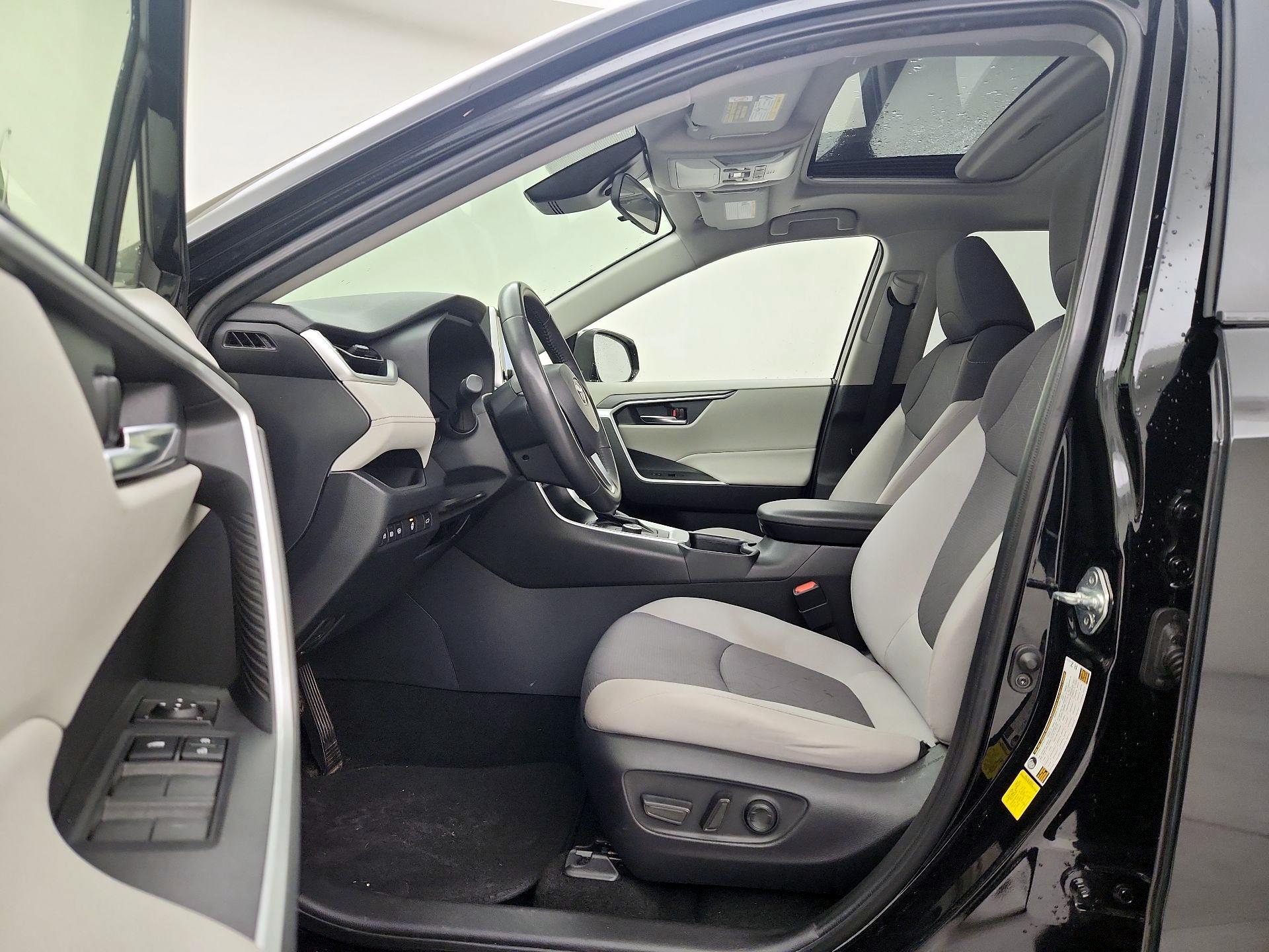 Thumbnail: 2023 Toyota RAV4 - 19