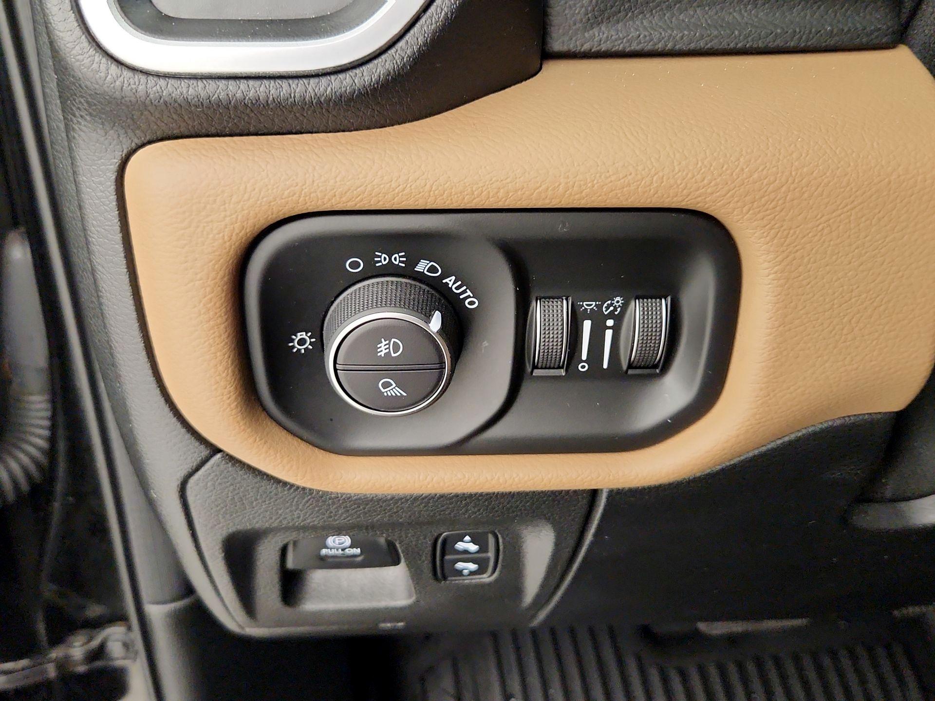 Thumbnail: 2019 RAM 1500 - 13