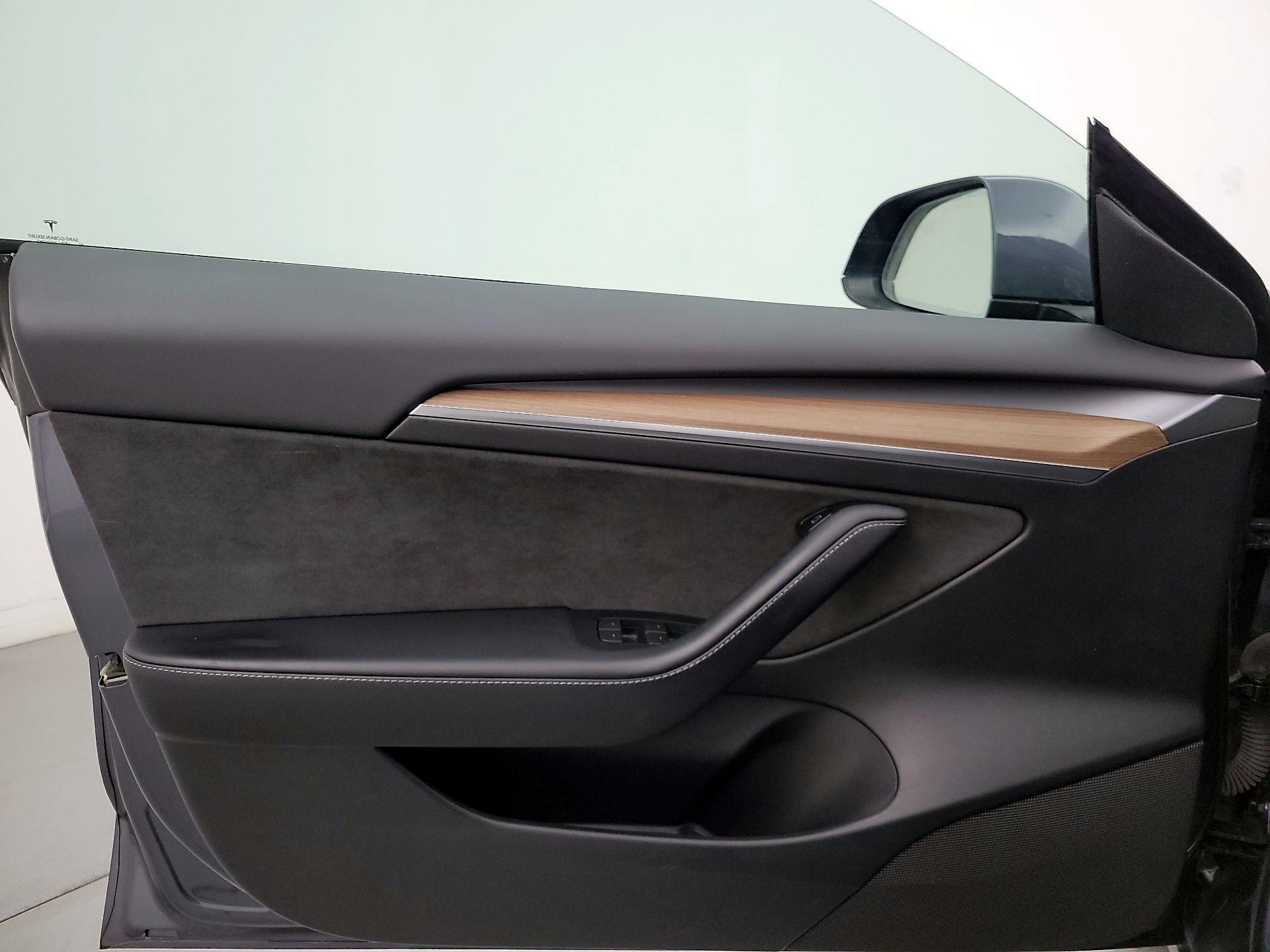 Thumbnail: 2023 Tesla Model 3 - 12