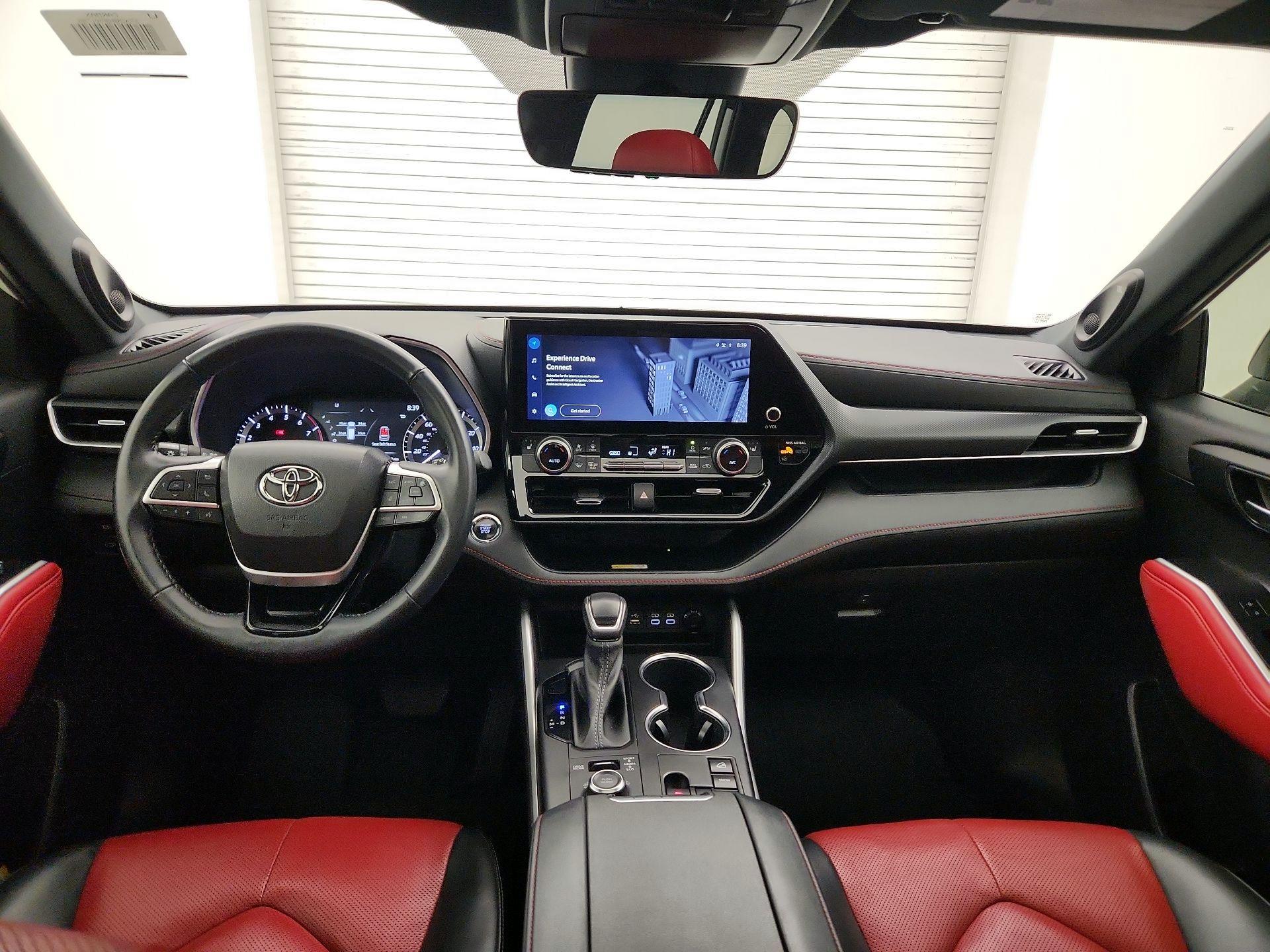 Thumbnail: 2023 Toyota Highlander - 9