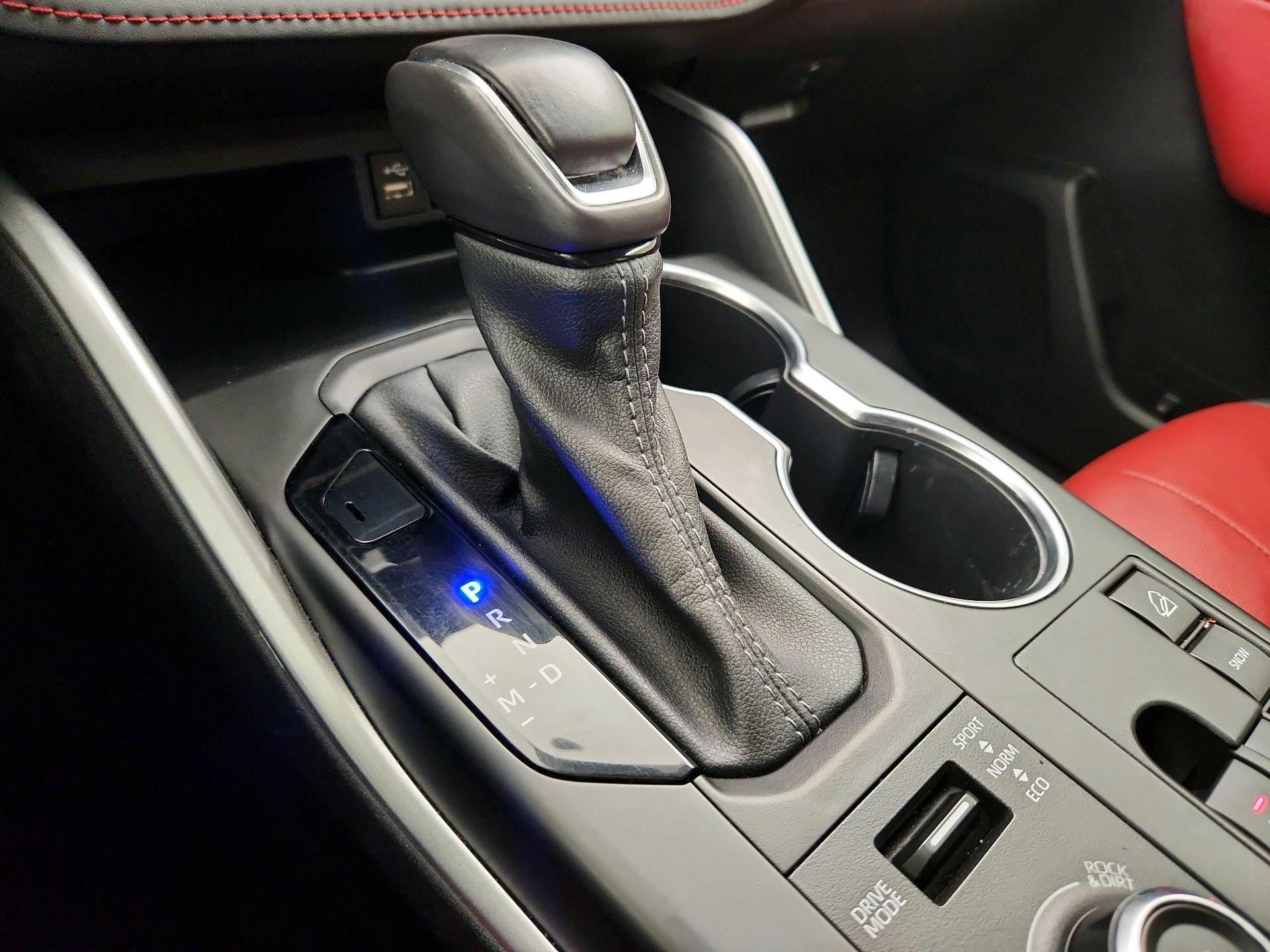 Thumbnail: 2023 Toyota Highlander - 17