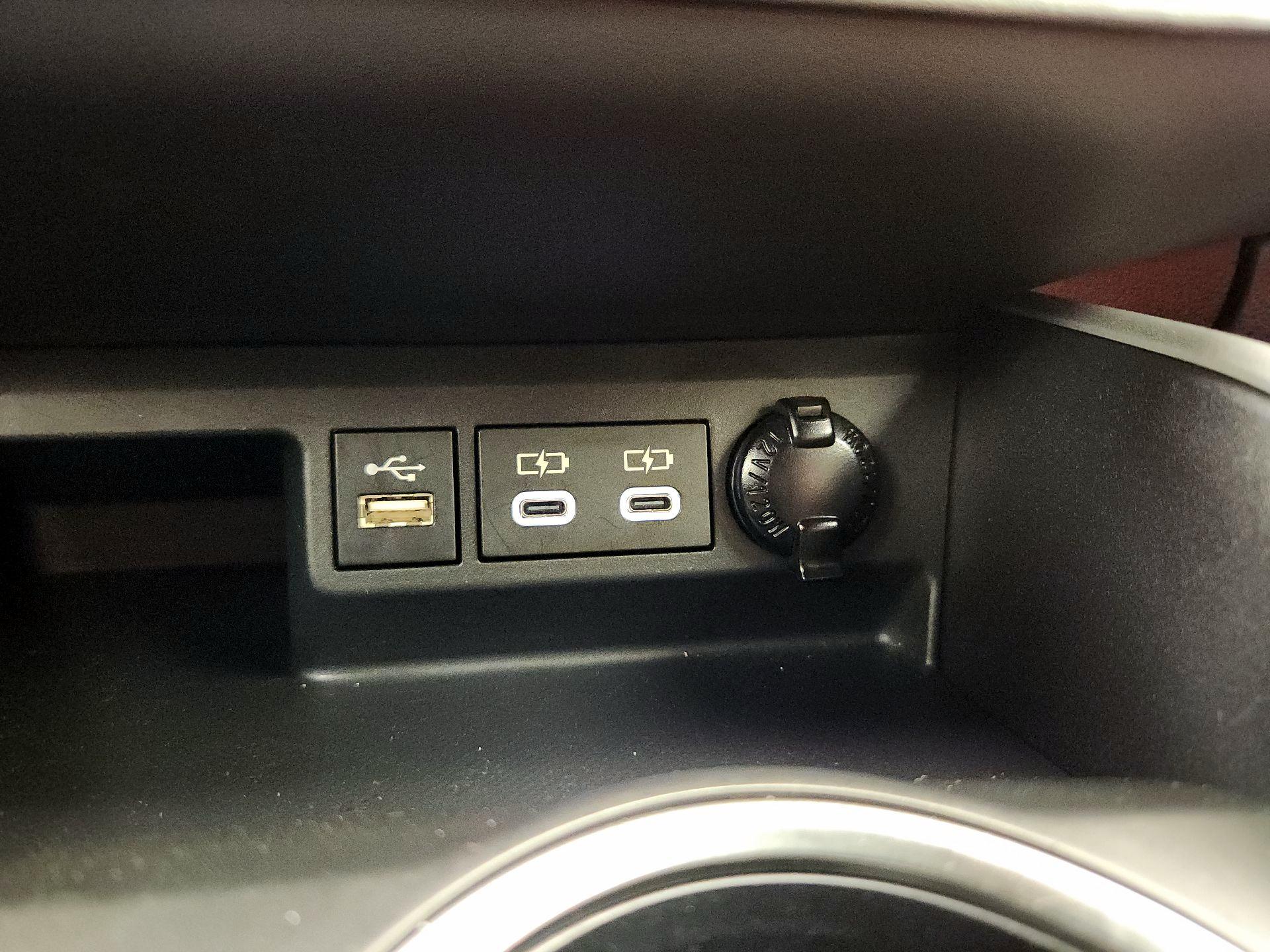 Thumbnail: 2023 Toyota Highlander - 18