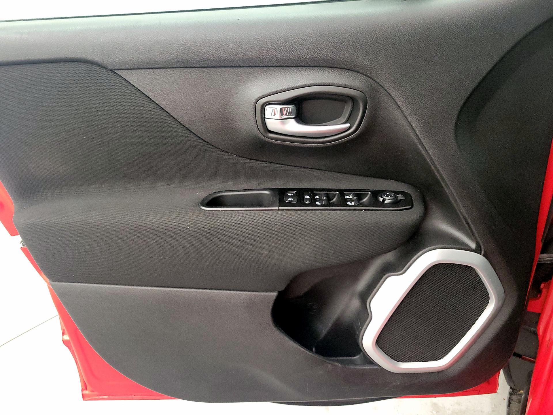 Thumbnail: 2021 Jeep Renegade - 12