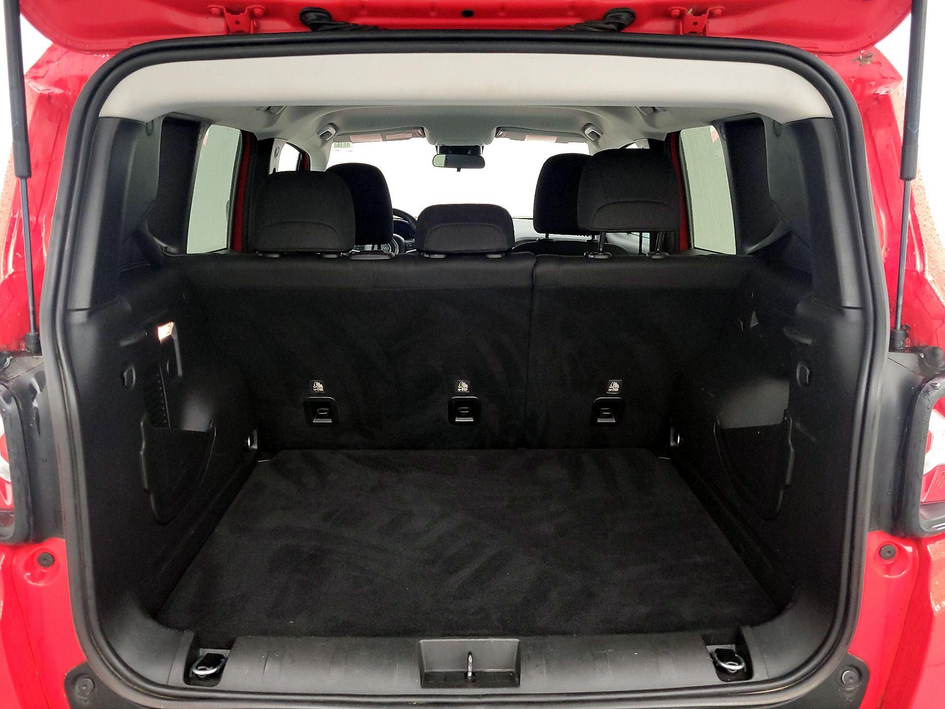 Thumbnail: 2021 Jeep Renegade - 20